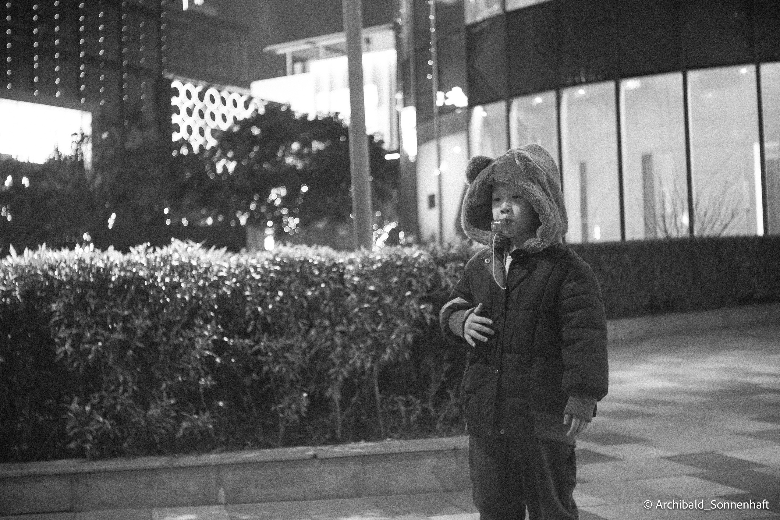 Walking in GZ, sunday. Photographer in Guangzhou, China. Archibald Sonnenhaft