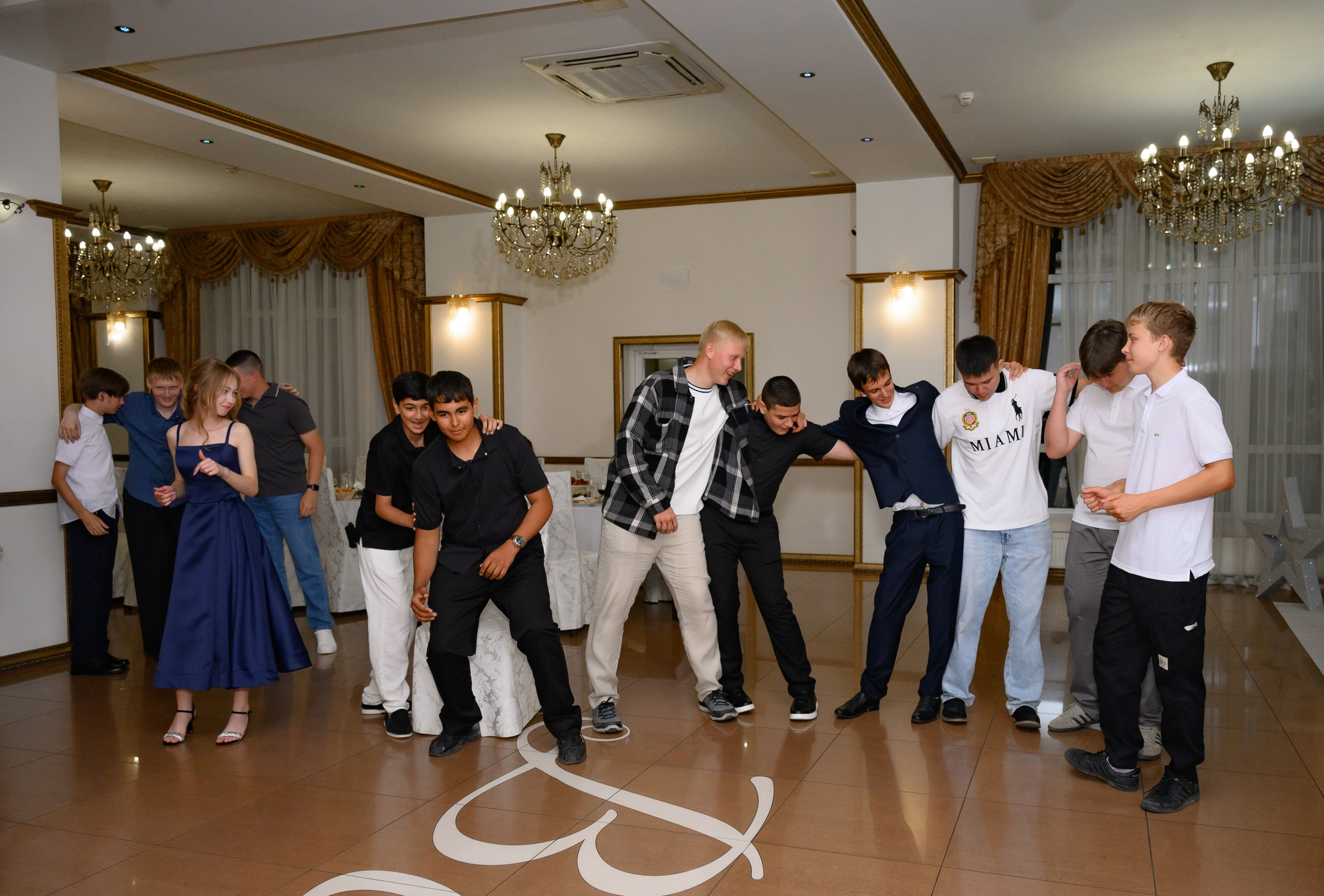 Выпускной 2025 9 кл. Семейный и детский фотограф в Новороссийске Лебедева Елена