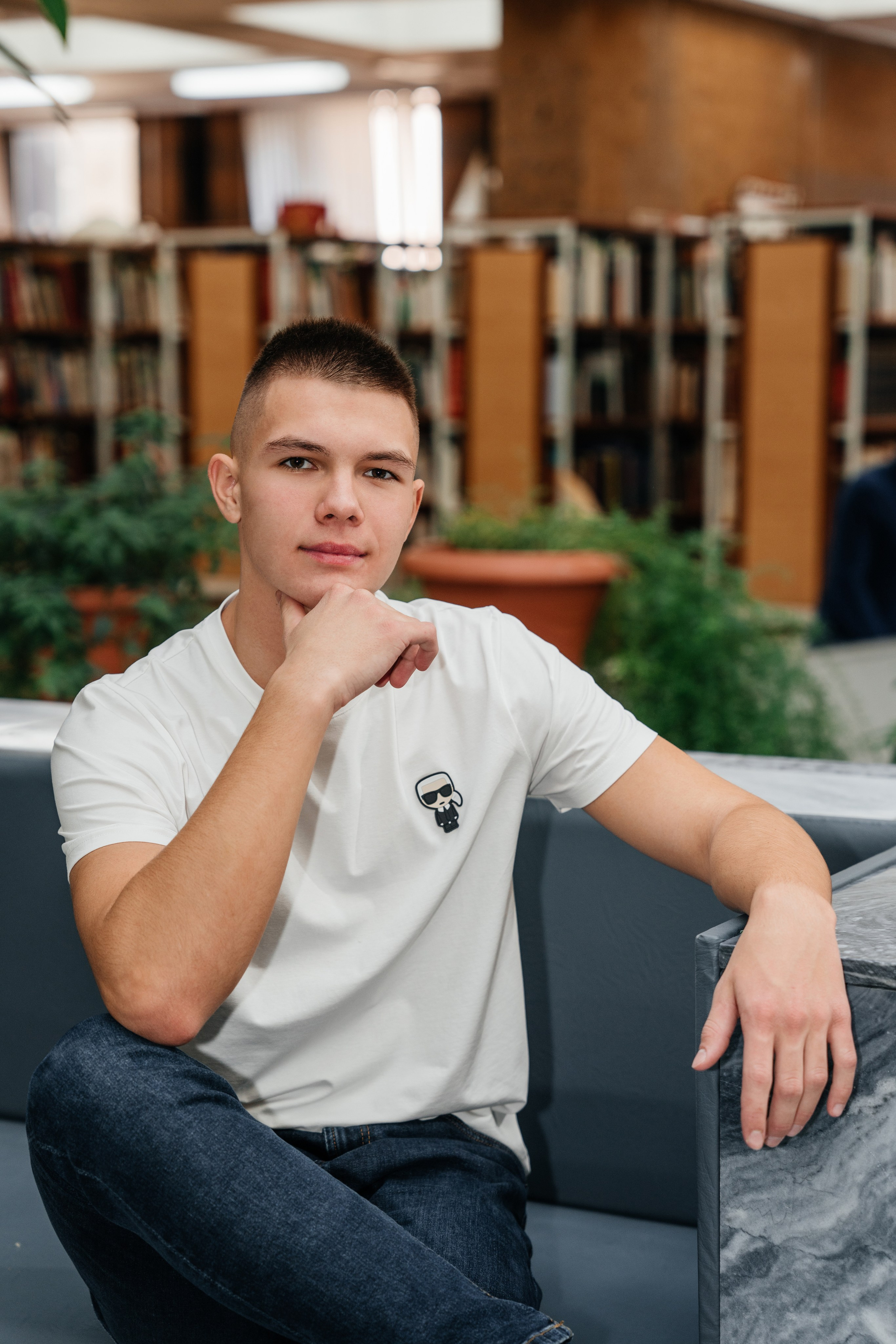 Портреты 9-11 класс — в студии. Выпускные альбомы