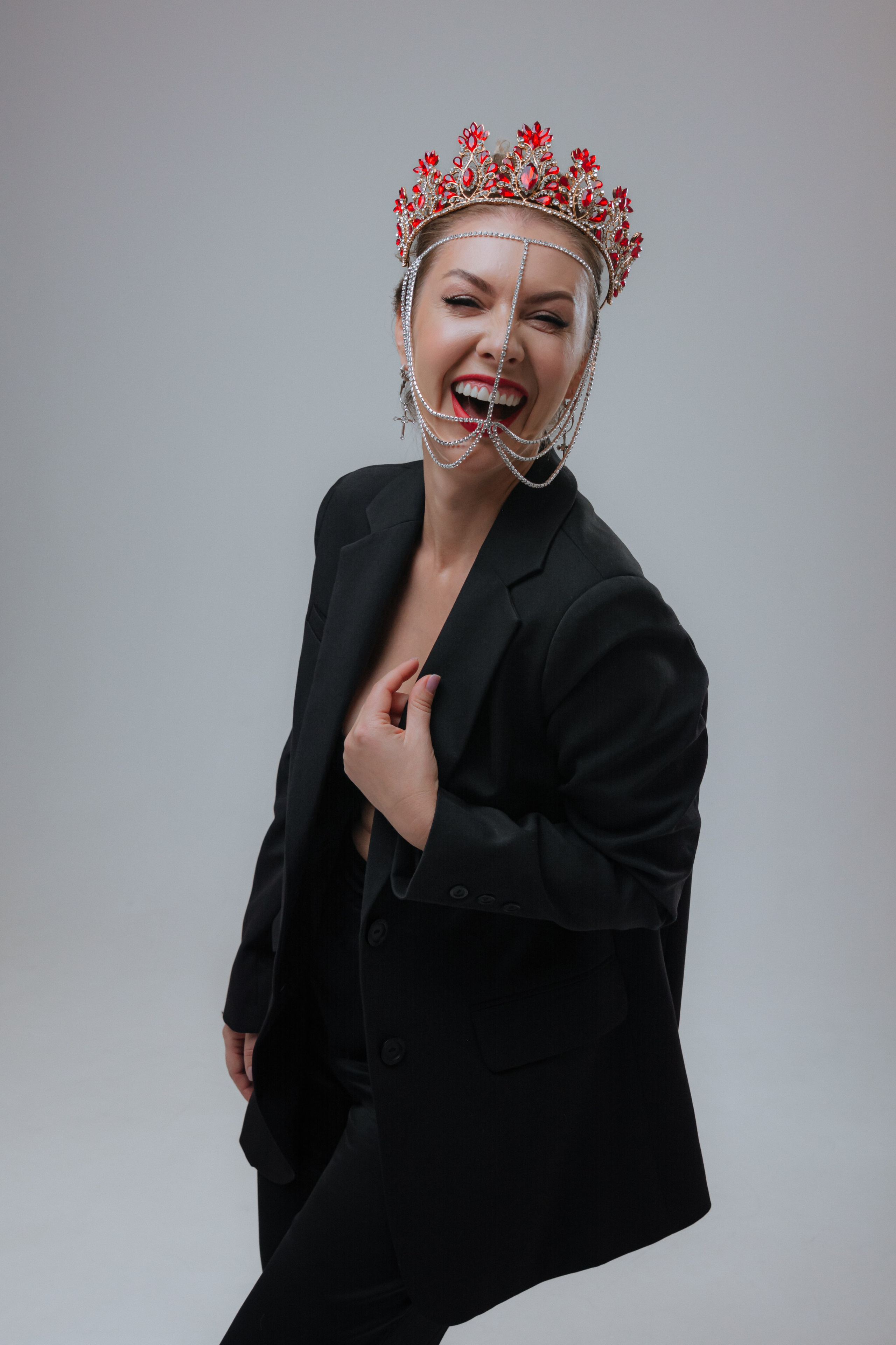 Фотосессия Superwoman Натальи и Светланы для афишы. Портретный фотограф в Санкт-Петербурге Дмитриева Наталия