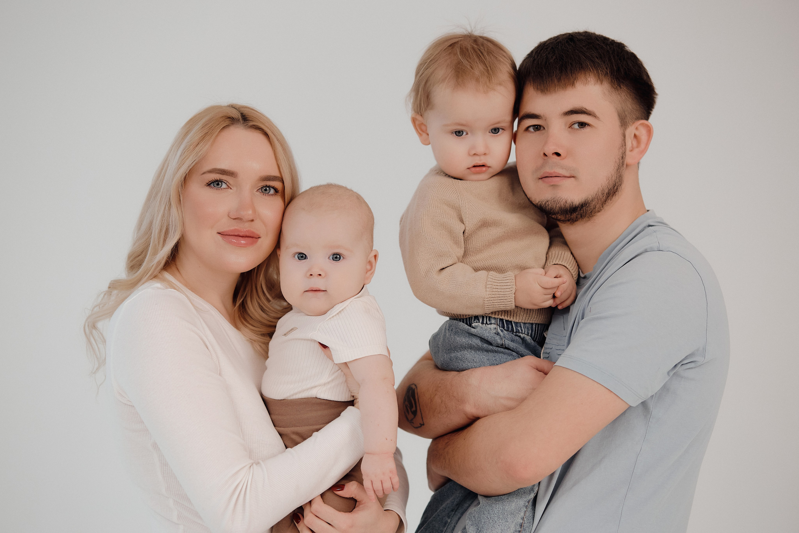 Кирилл, Ксения, Степан и Макарик. Свадебный фотограф Чайковский