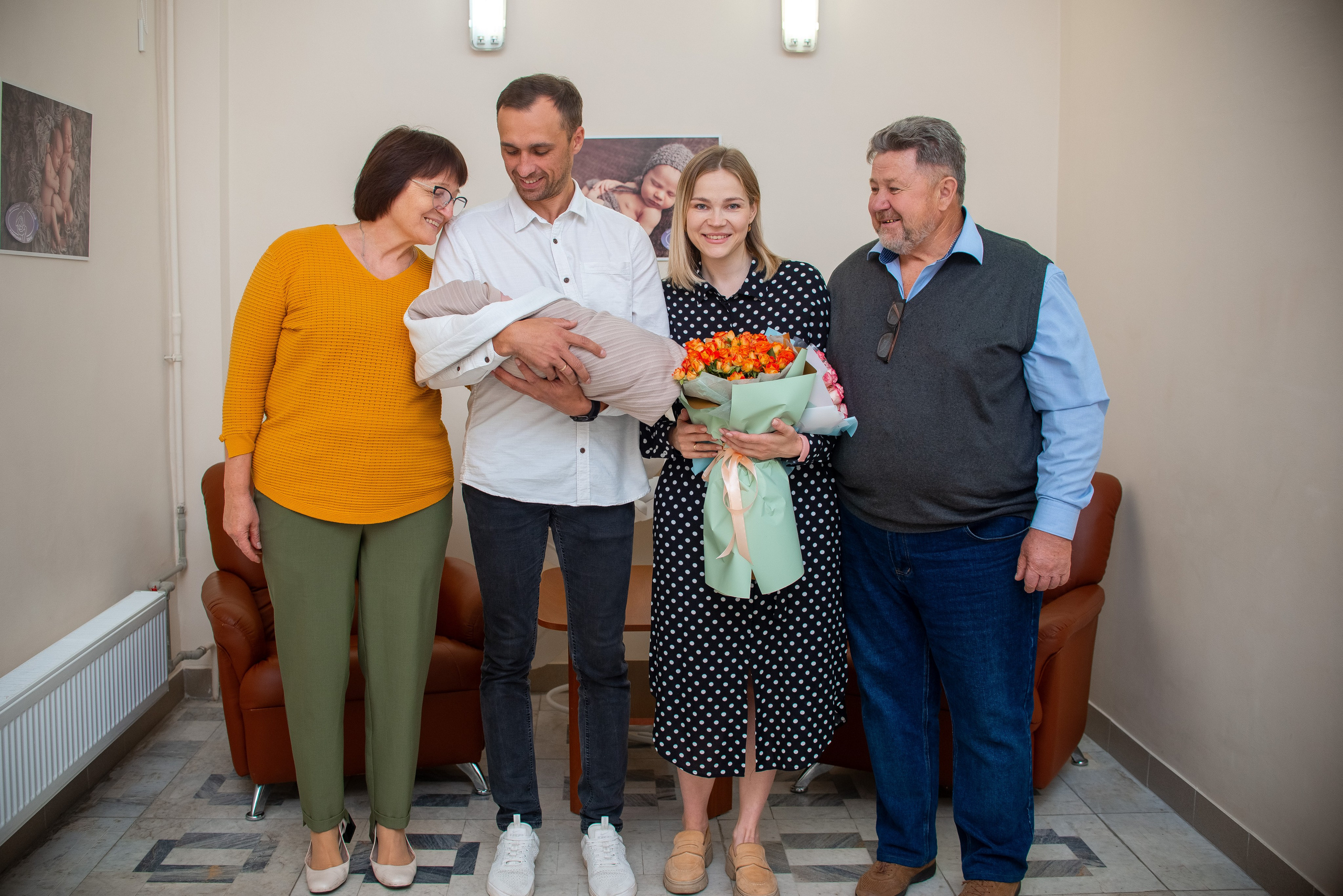 Выписка Константина 2РД. Семейный фотограф на выписку из роддома и крещение Минск Настя Гришук