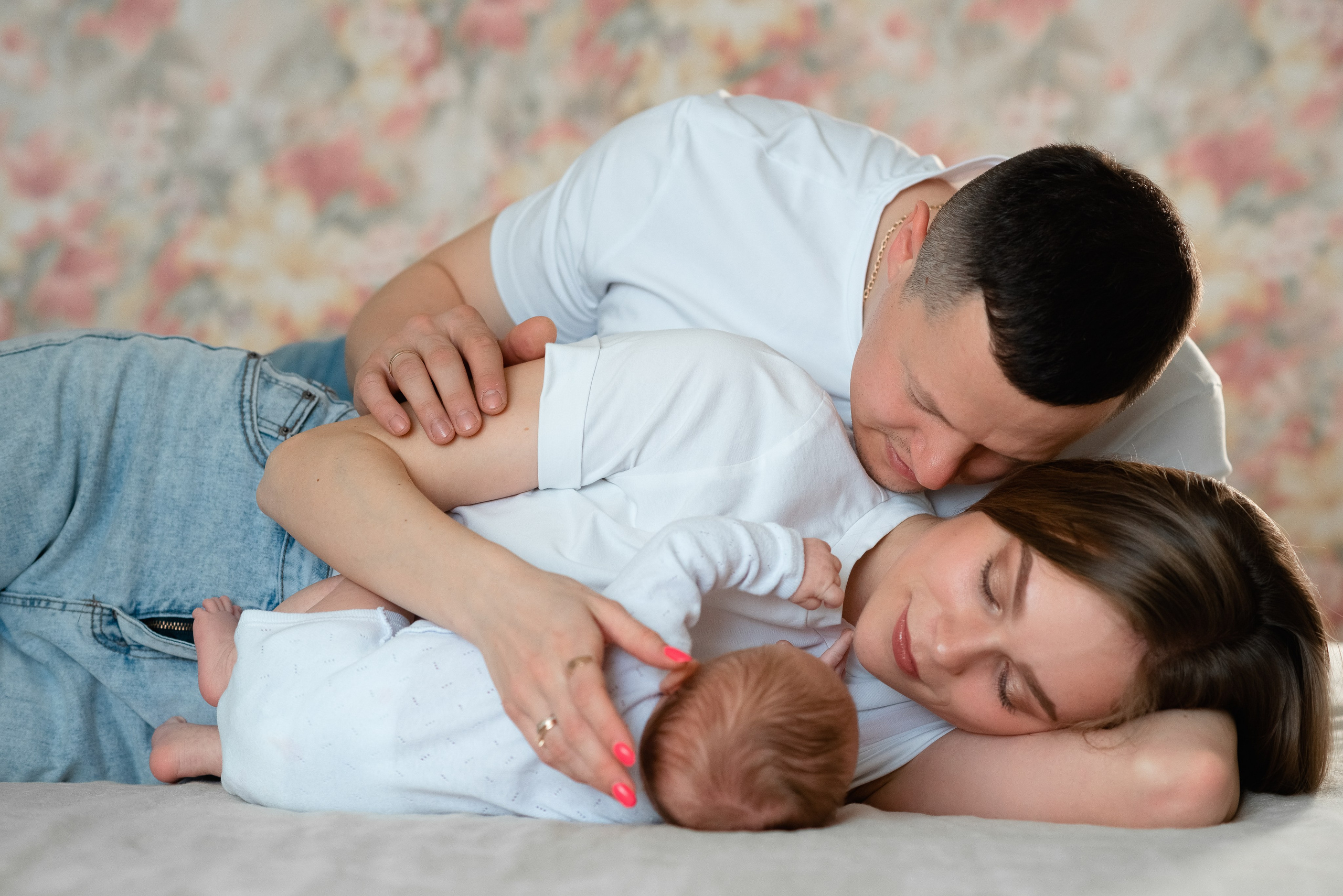 Маленькая Машенька. Семейный фотограф на выписку из роддома и крещение Минск Настя Гришук