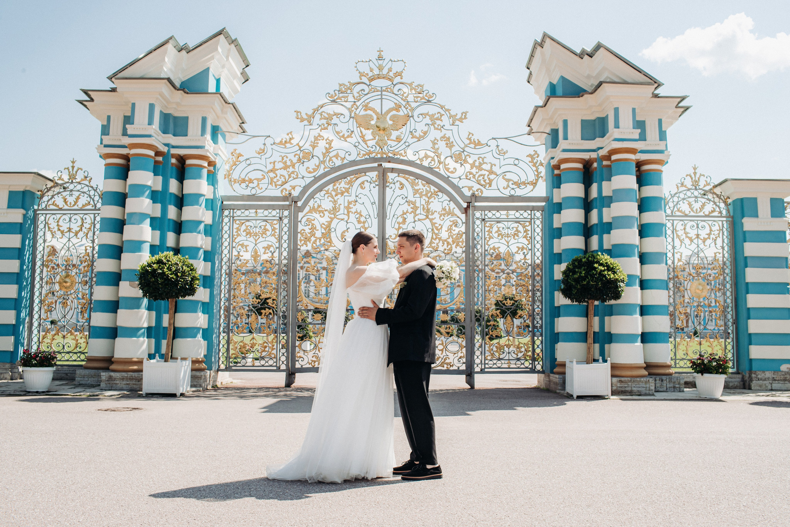 Vlad & Nadya (Saint-Petersburg, Russia). Destination wedding photographer Peter Letu
