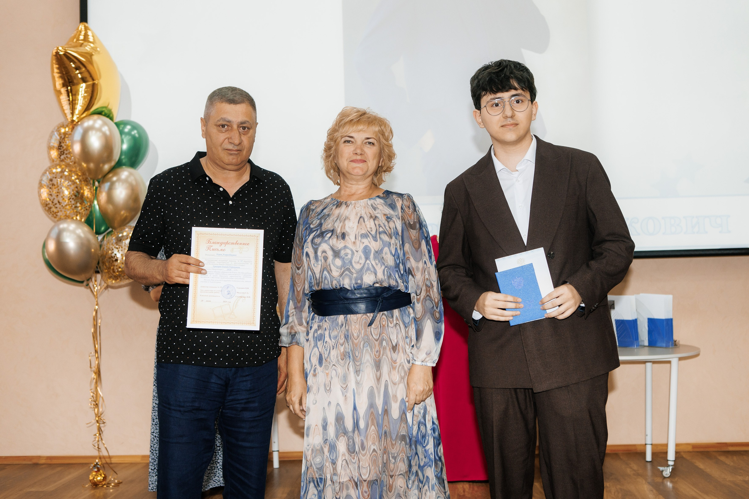 Выпускной Гимназия 12 2024 г. Свадебный и портретный Фотограф в Липецке Дмитрий Котюков