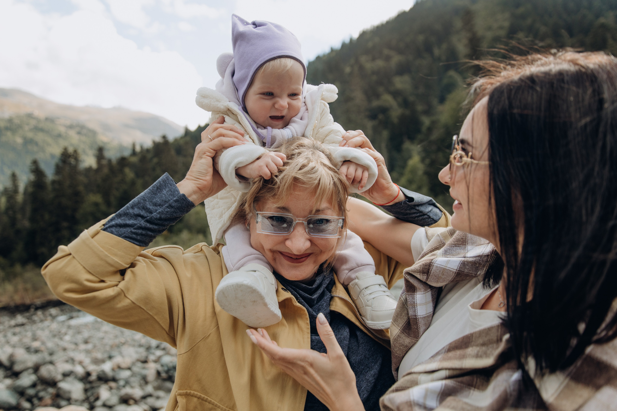 Юля с семьей, Домбай. Портфолио