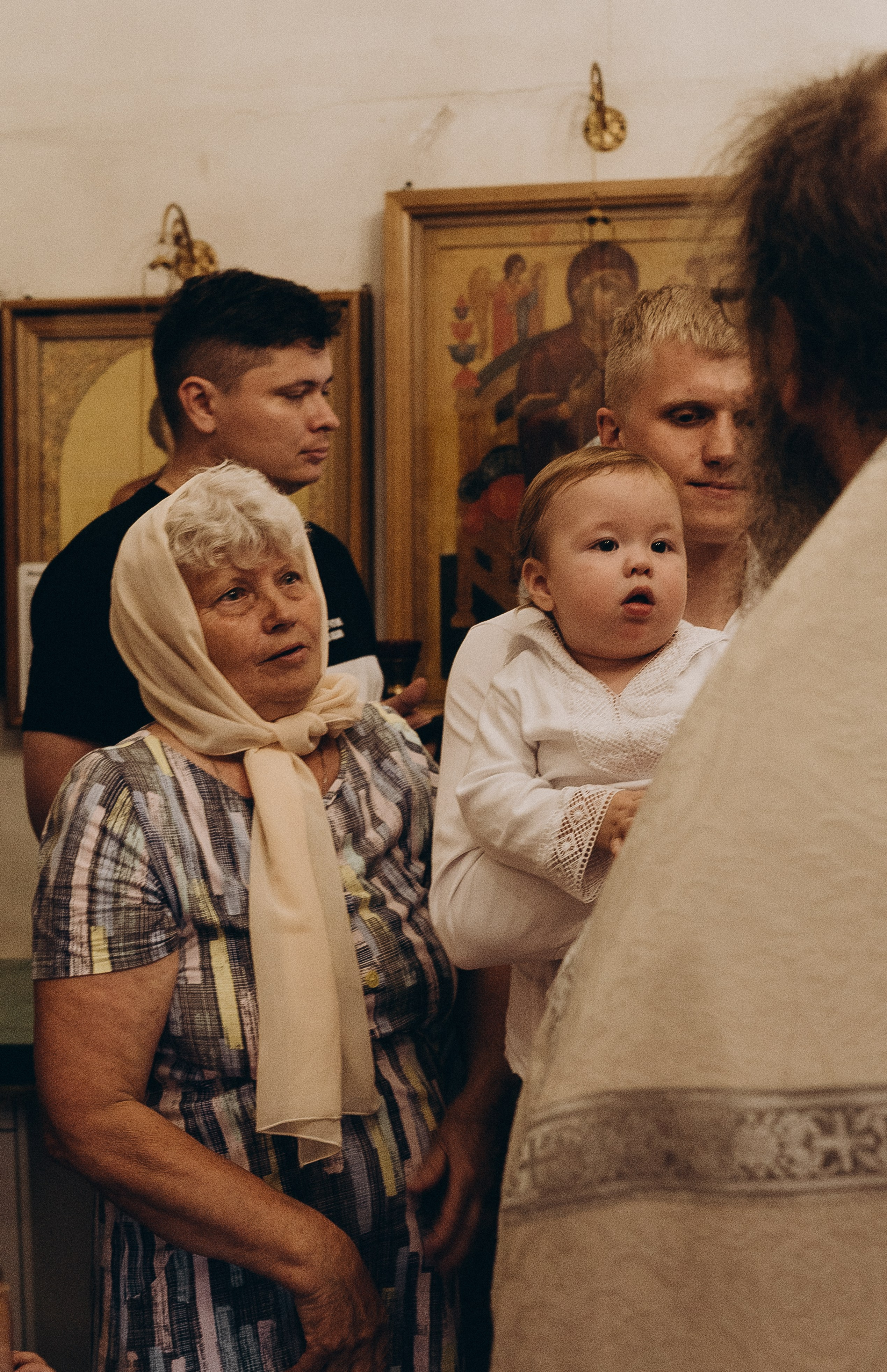 Крещение Михаила в Свято-Никольском храме. Семейный и домашний фотограф в Уфе Ирина Гарасюта