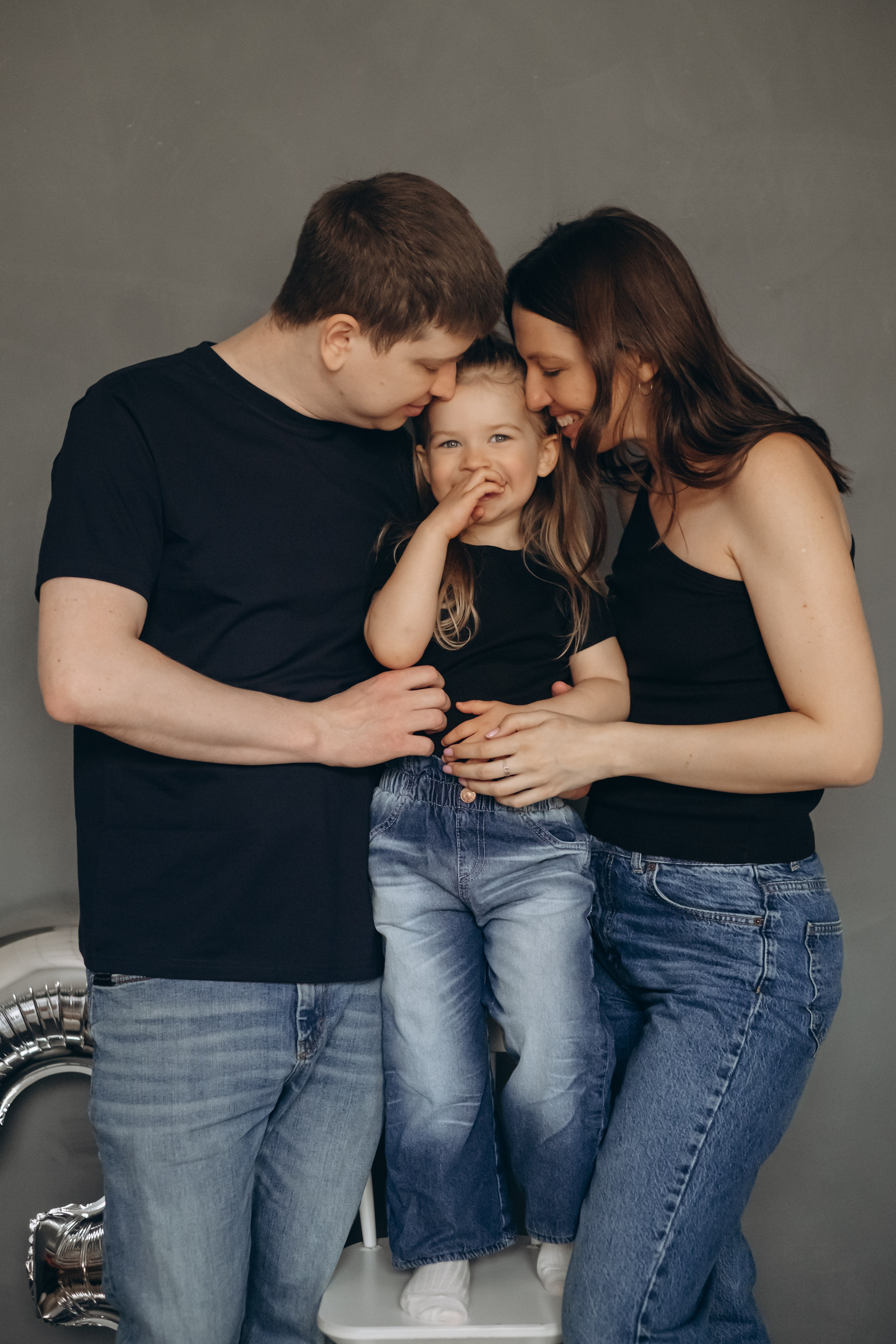 Фотосессия «День рождения» в минималистичной студии. Фотограф Новосибирск Анна Рождественская