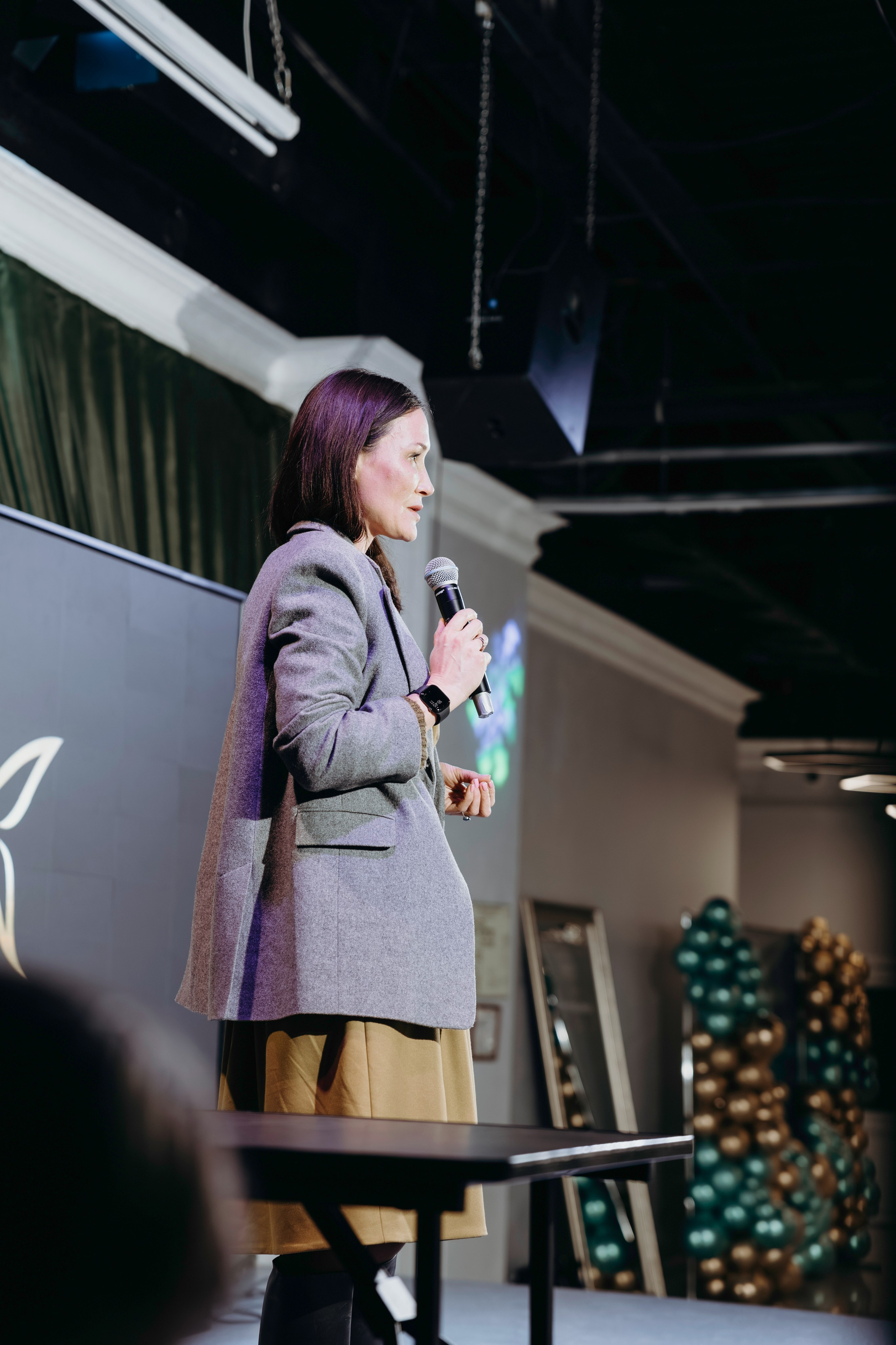 Империя Изобилия — выступления спикеров для предпринимателей. Свадебный фотограф в Иркутске Бобылев Никита