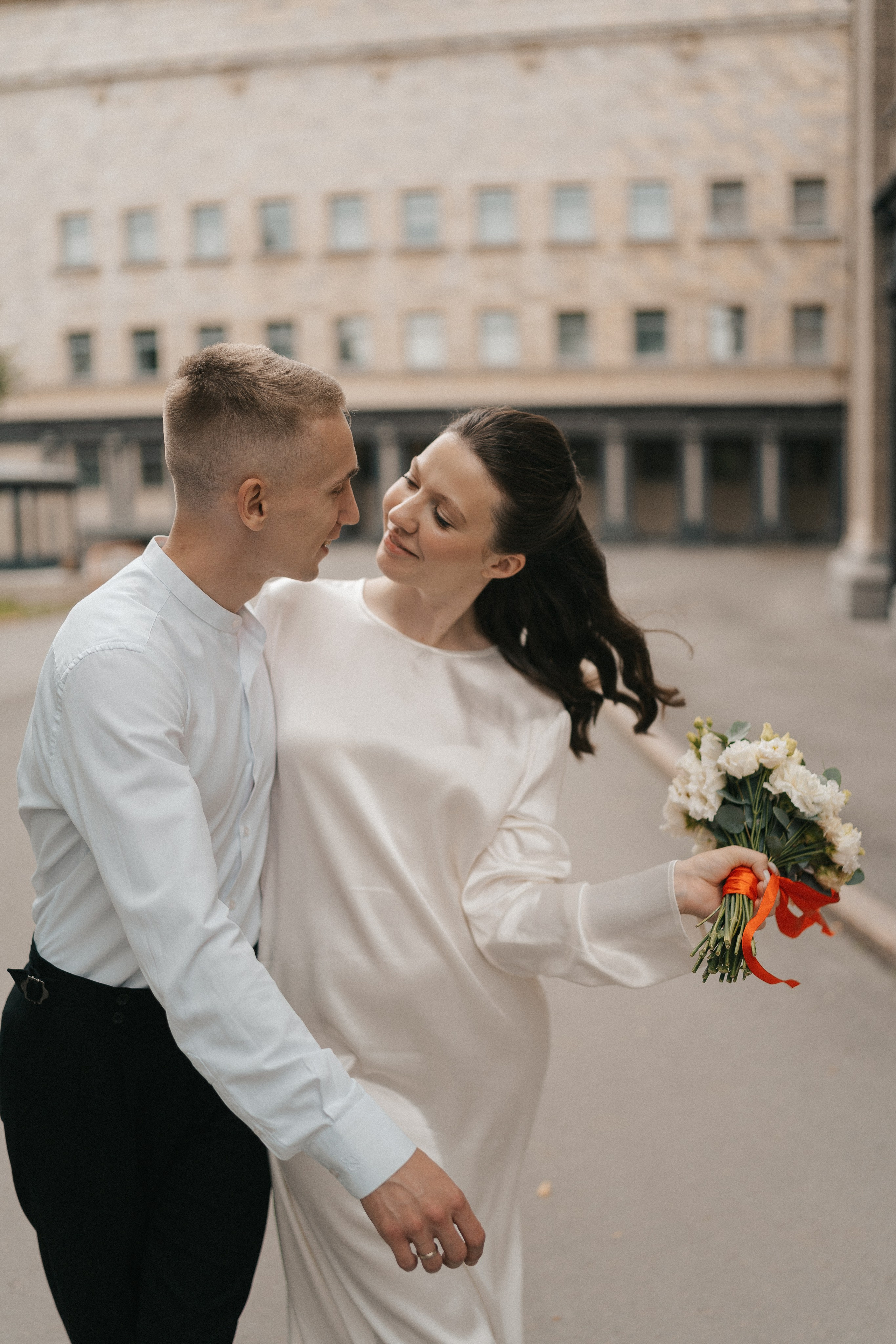 Никита и Аня в городе. Семейный, портретный фотограф Новосибирск. Оля Адова