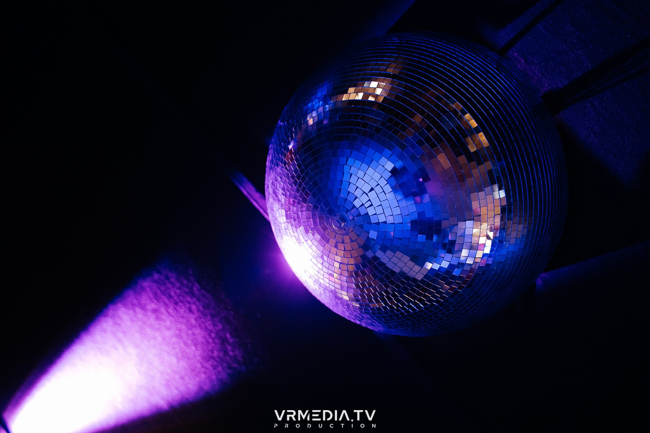 8 марта в караоке-ресторане «Голос»