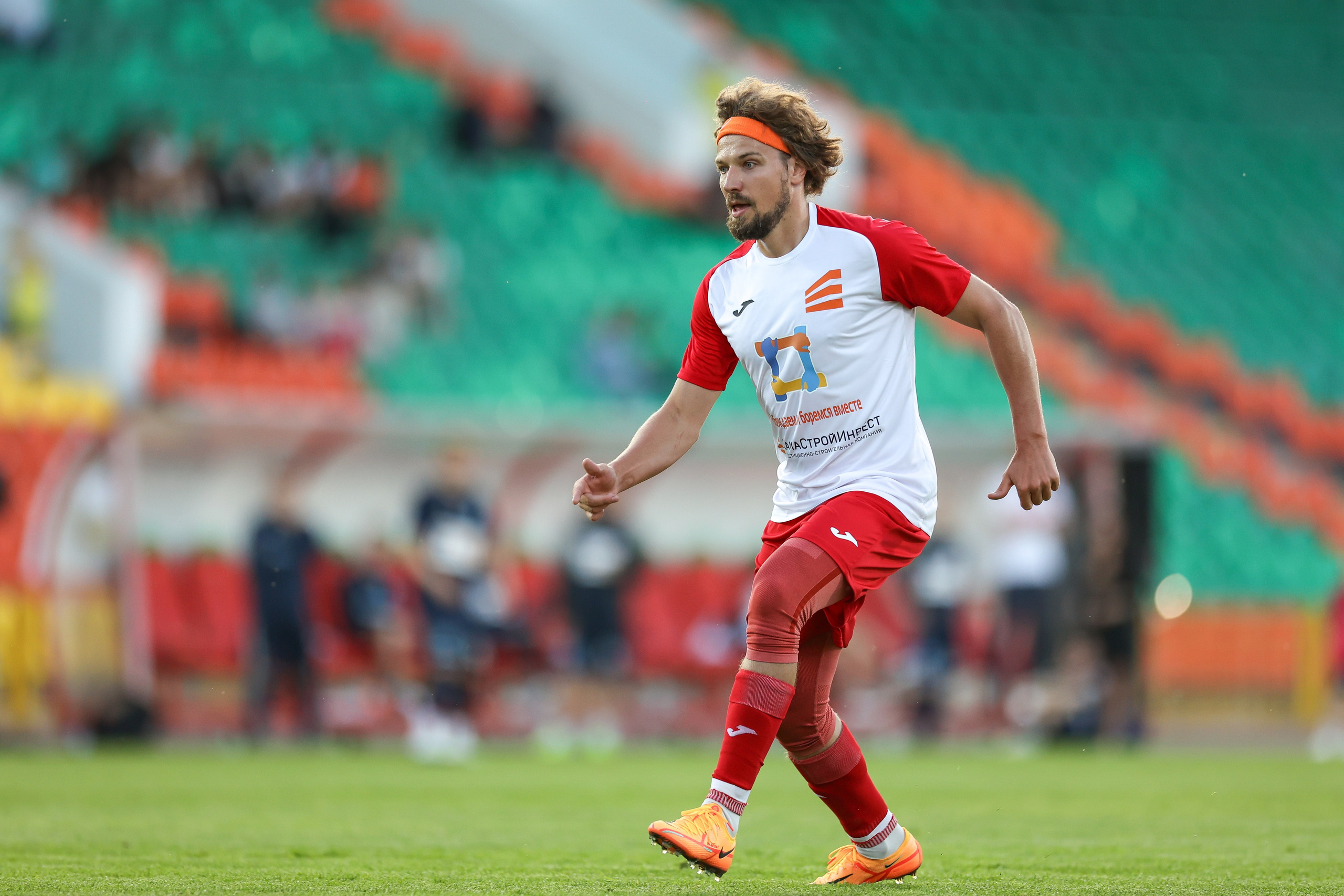 Благотворительный футбольный матч Друзья Бурмистрова vs ФК Fight Nights. Спортивный репортажный фотограф Казань Нафис Сиразетдинов