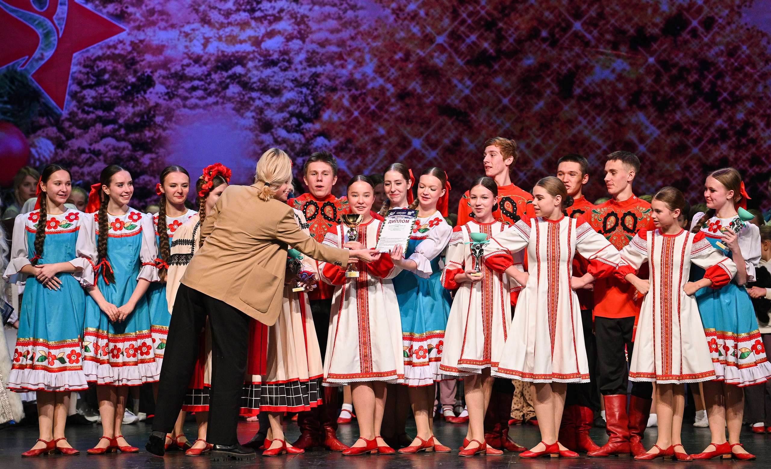 14.11.2024 «Новогодний Звездопад Талантов» Фестивальное движение «Шаг к мечте» г. Москва. Медиастудия Фото Концепт