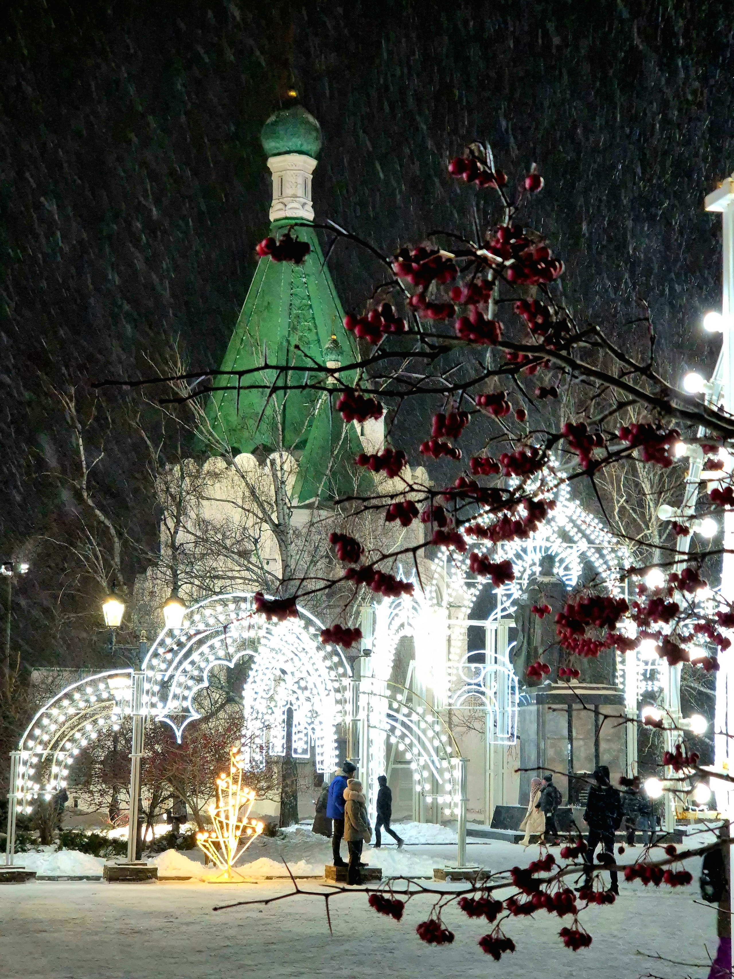 Бывали и морозные затишья, когда хотелось укрыться в барах от новогодних -15.