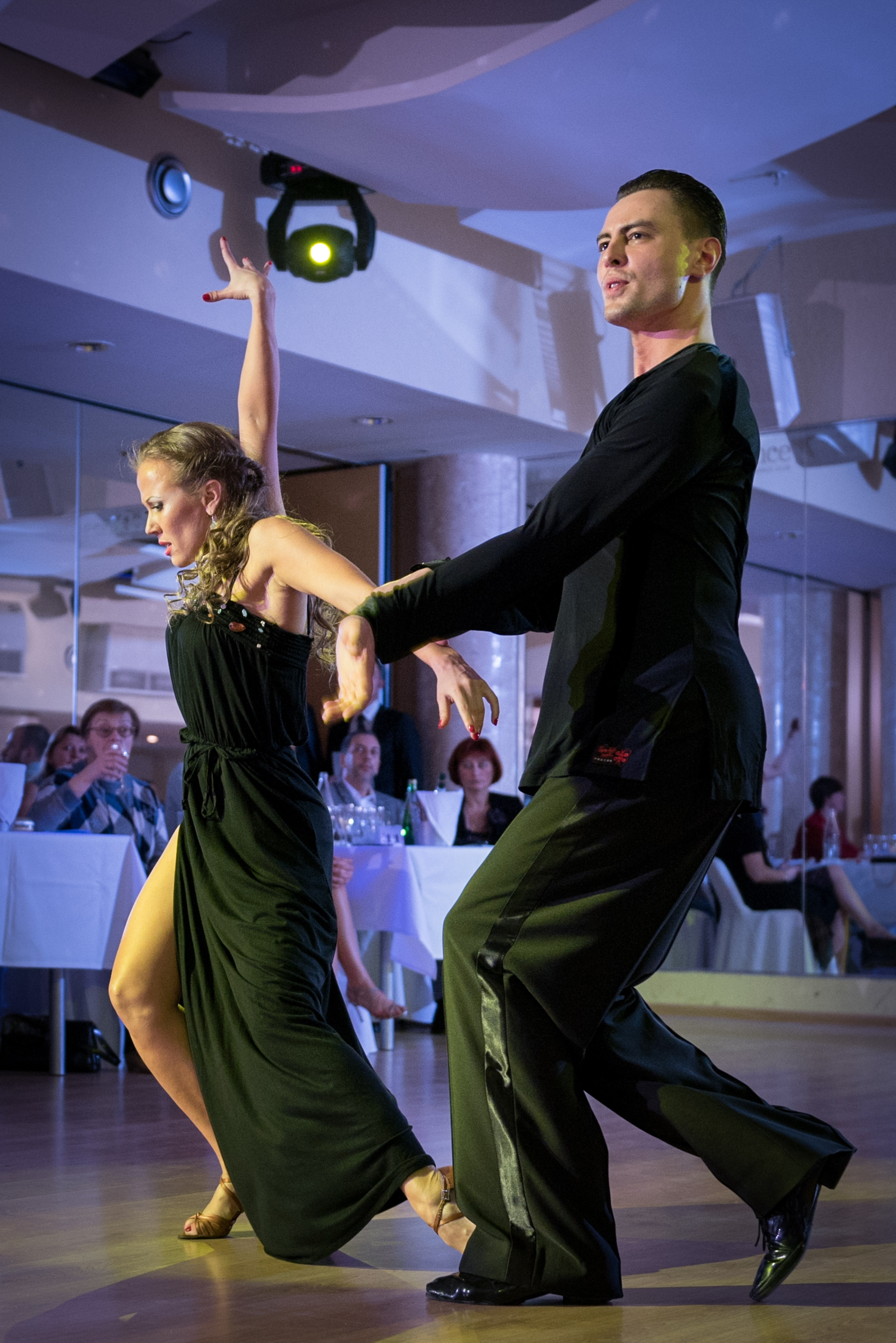 Танцы. Профессиональный фотограф Москва Россия Граждан Олег