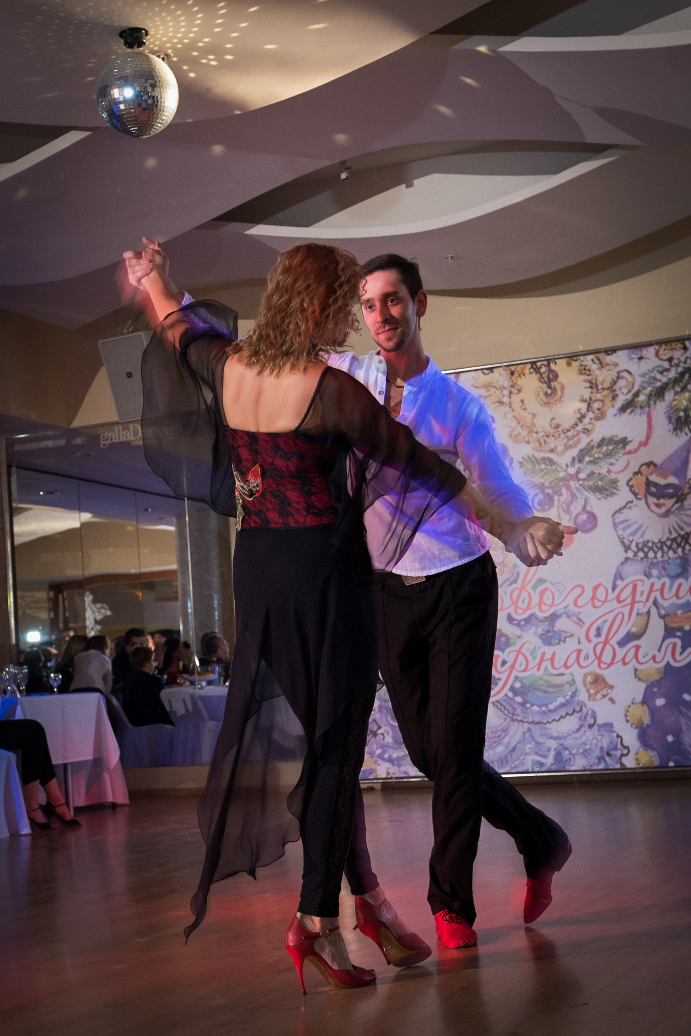 Танцы. Профессиональный фотограф Москва Россия Граждан Олег