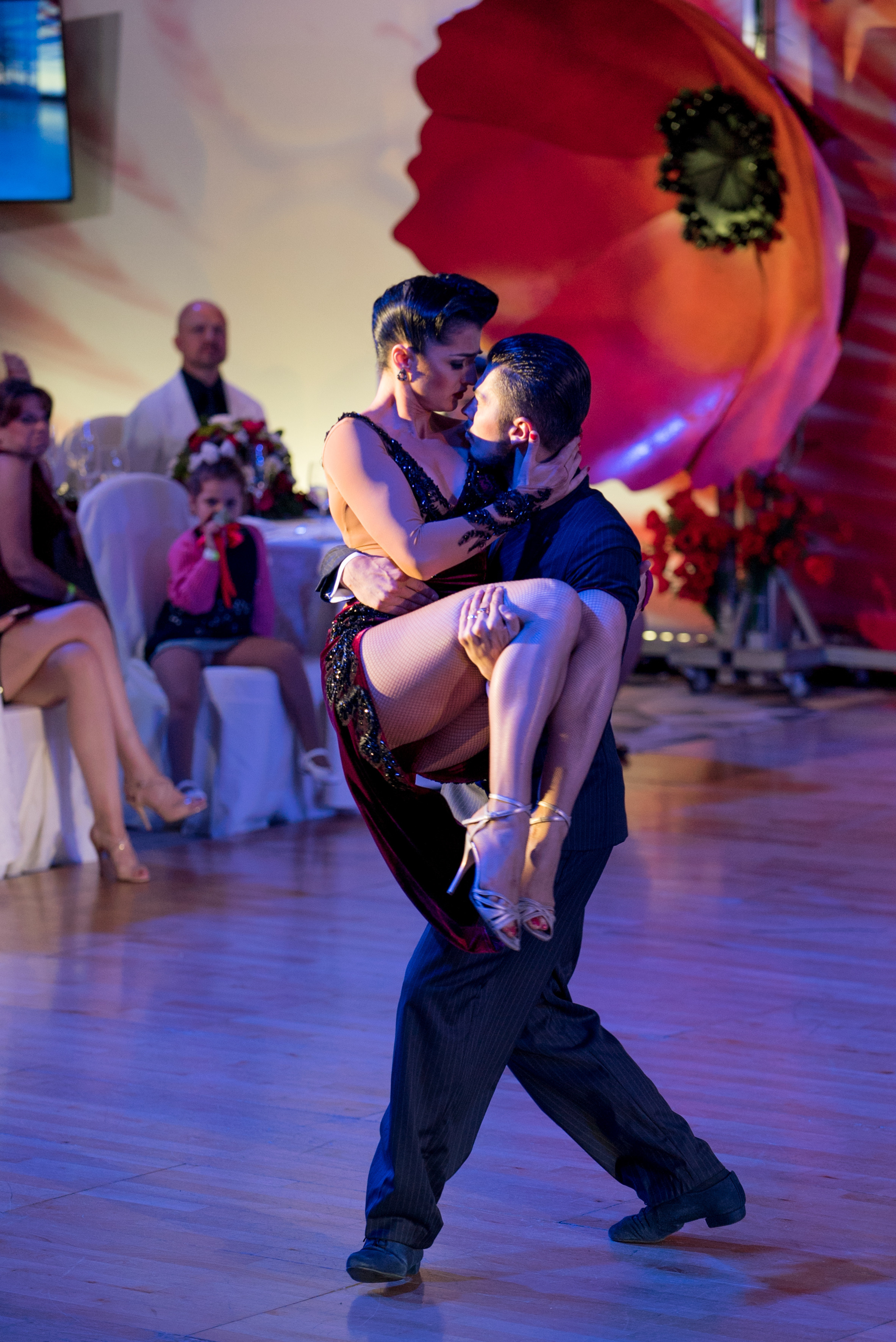 Танцы. Профессиональный фотограф Москва Россия Граждан Олег