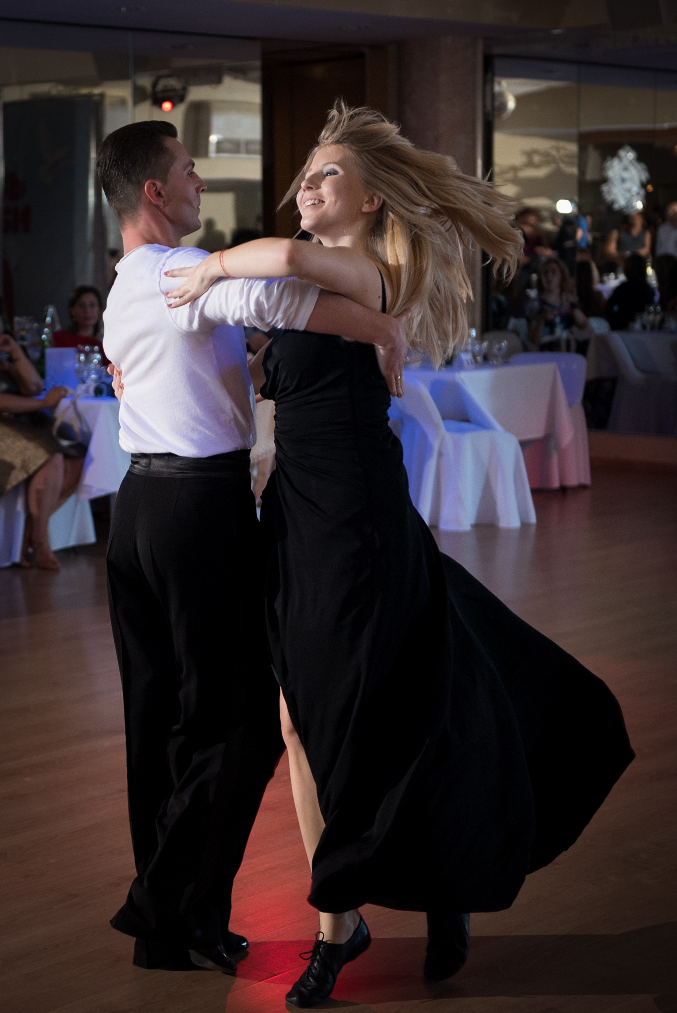 Танцы. Профессиональный фотограф Москва Россия Граждан Олег