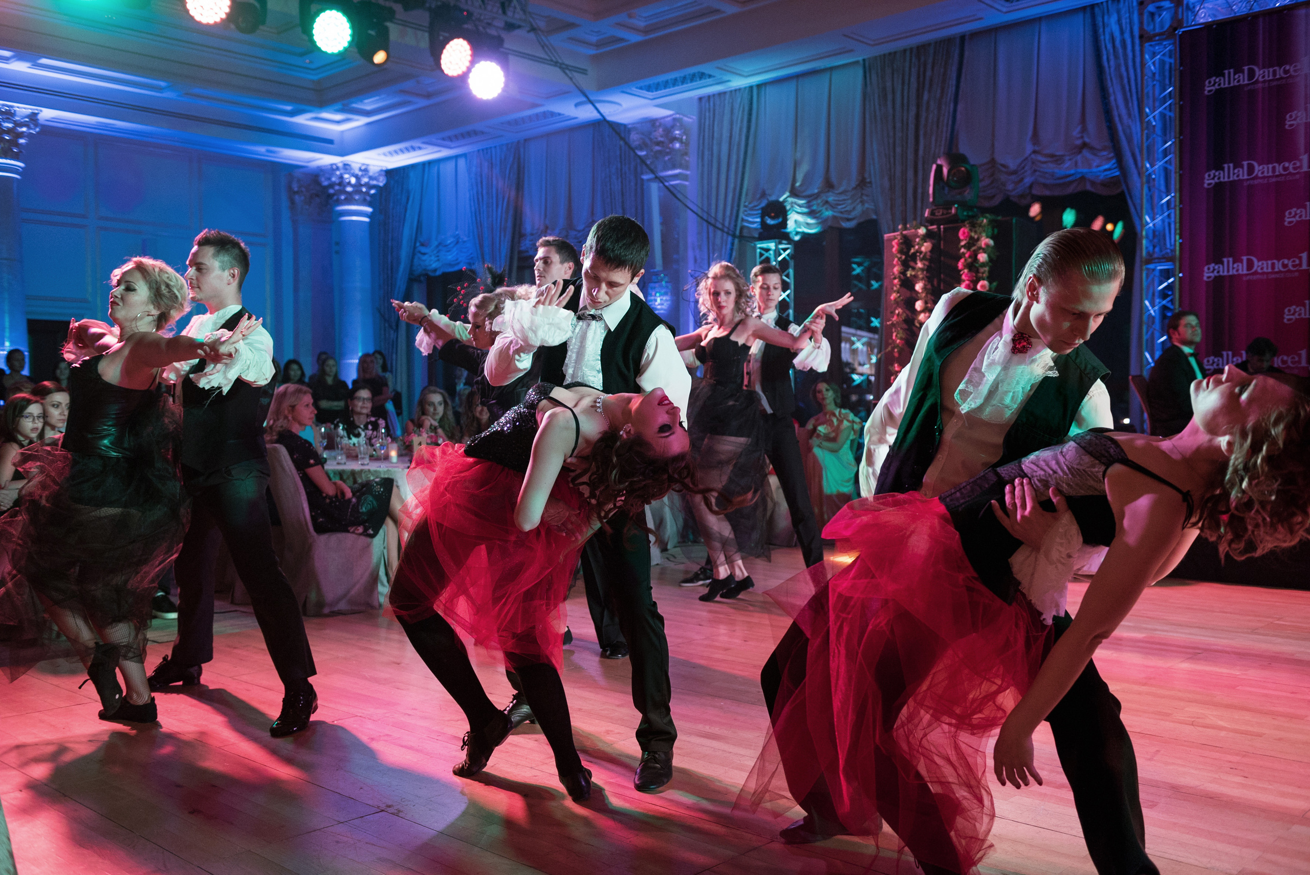 Танцы. Профессиональный фотограф Москва Россия Граждан Олег