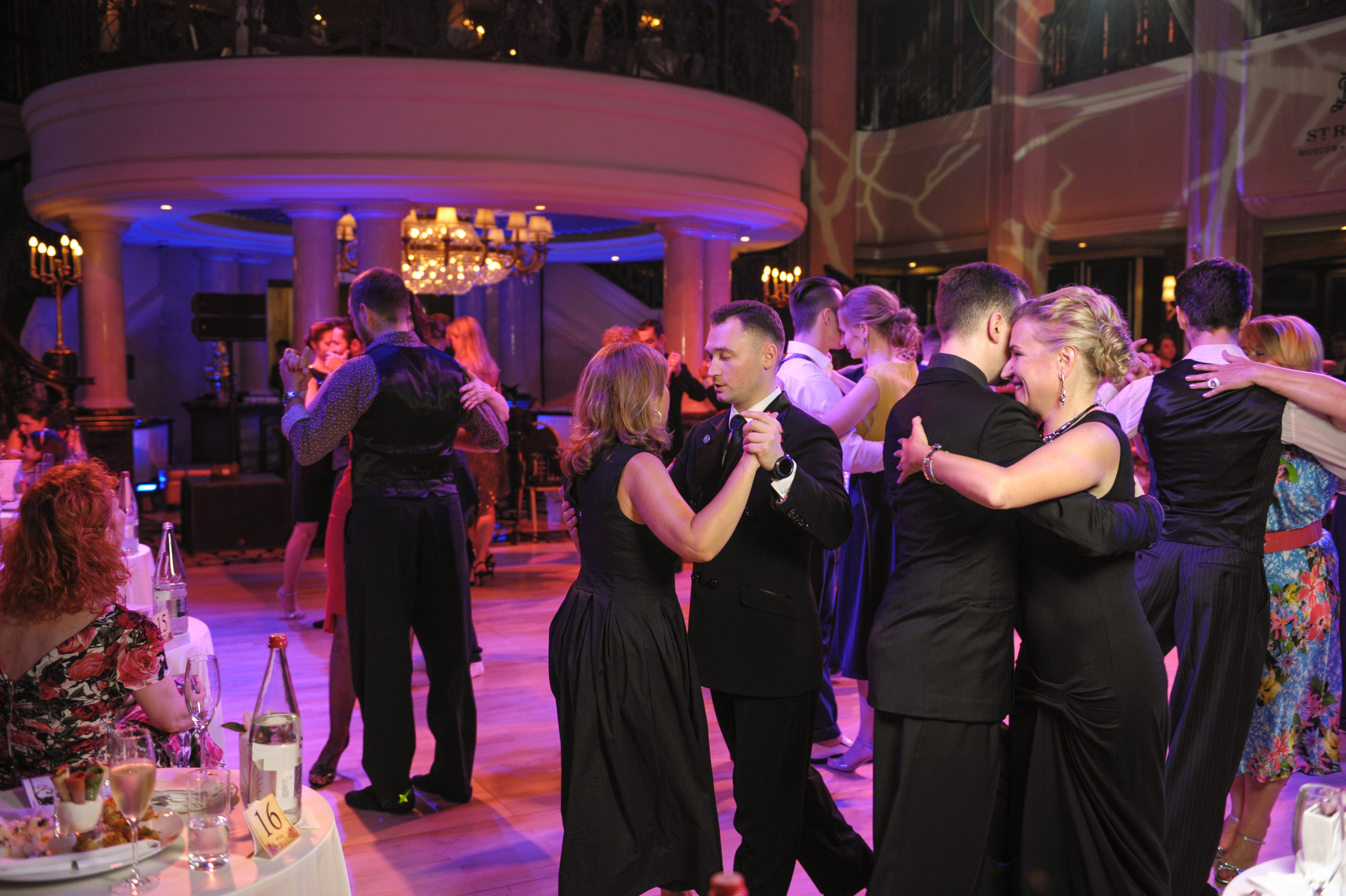 Танцы. Профессиональный фотограф Москва Россия Граждан Олег