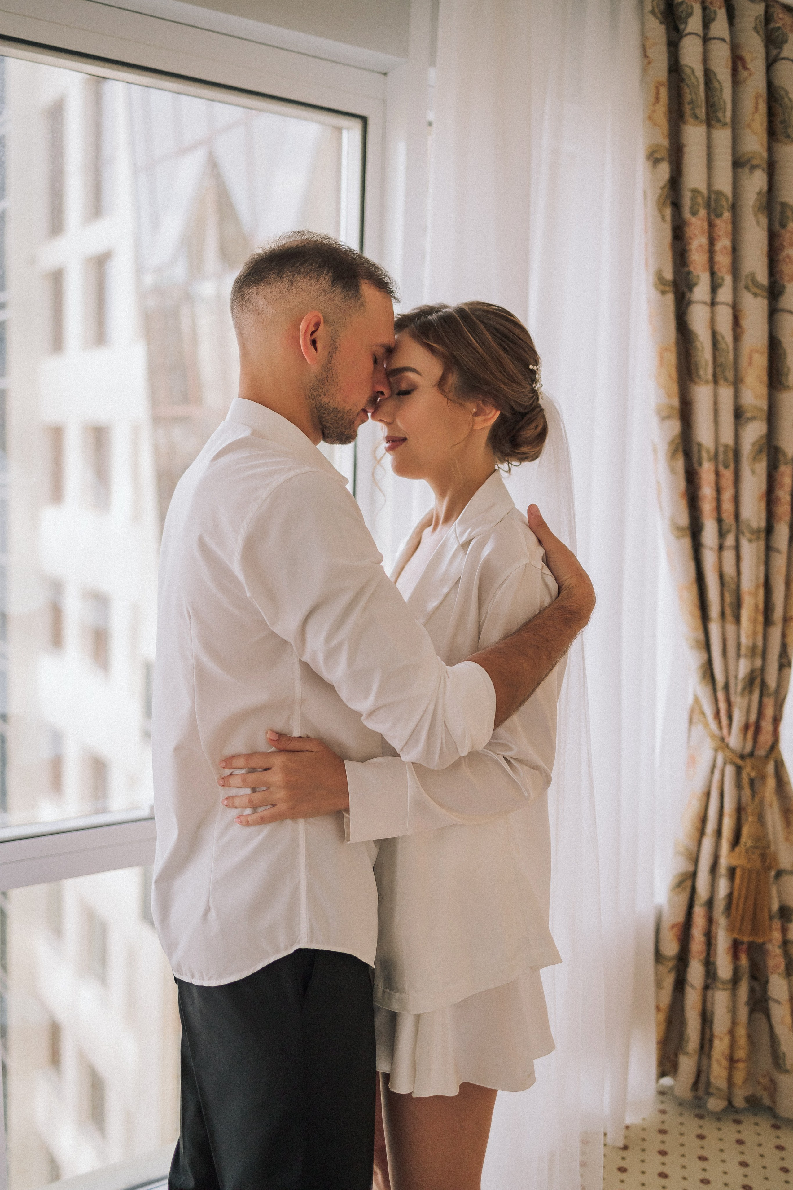 Свадебная прогулка Екатерины и Евгения. Свадебная фотография. Арина Рубах