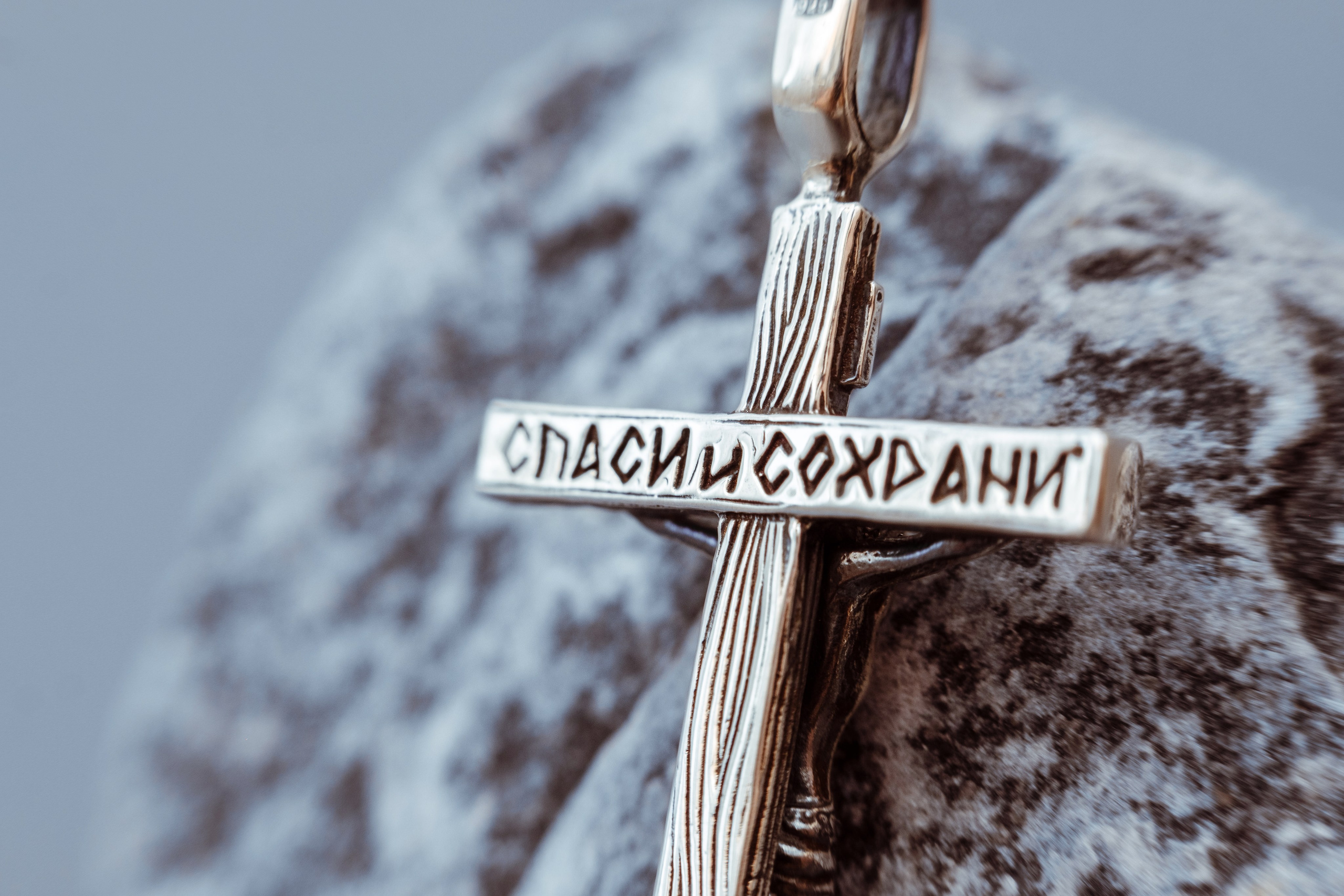 Съемка серебряных украшений в Санкт-Петербурге. Фотосессия для маркетплейсов