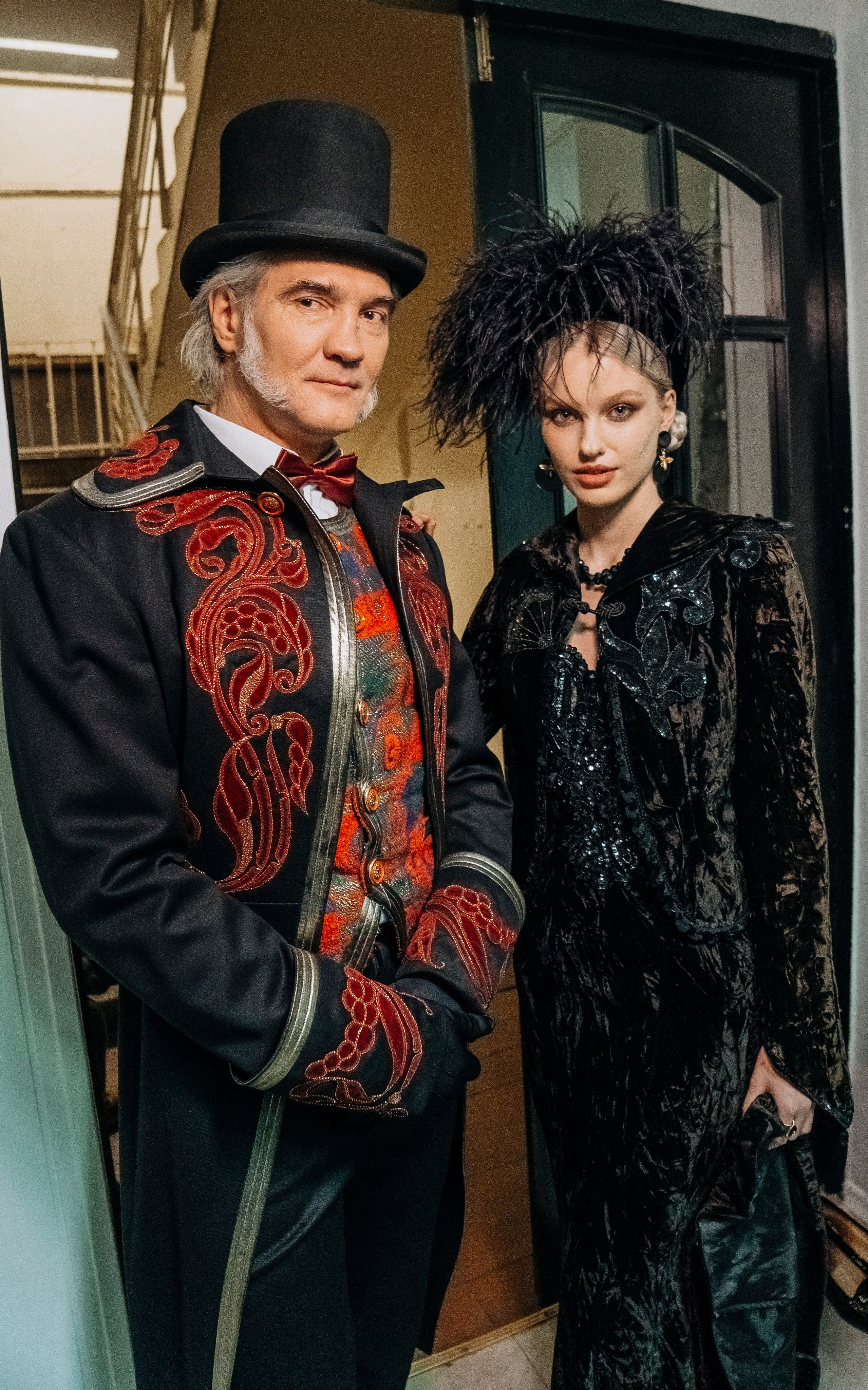 Возвращение легенды: Староновогодний показ Вячеслава Зайцева Больше: https://sinonim.org/improve#res. Профессиональный портретный фотограф в Москве Владимир Глаголев