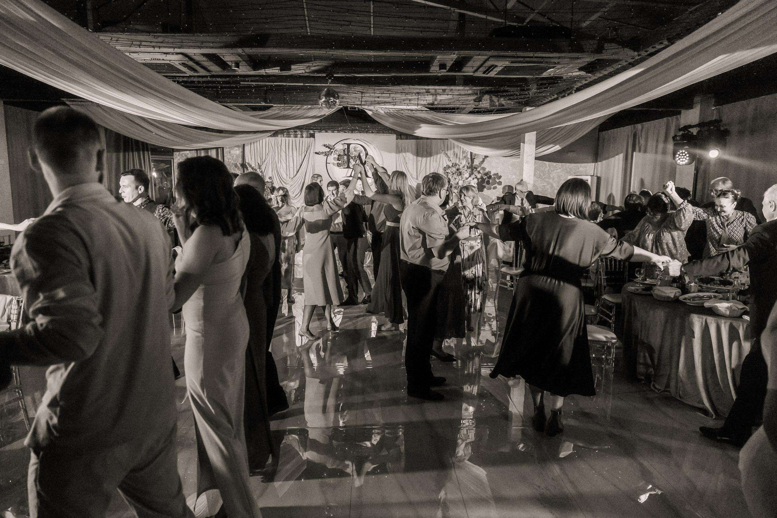 Даниил и Алина. Вечер любви. Свадебная фотография. Арина Рубах