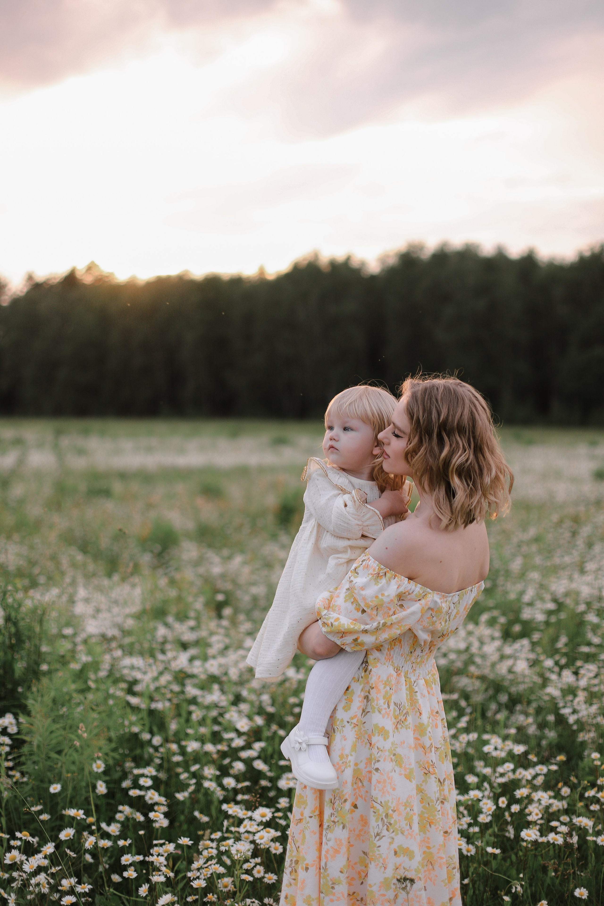 Катя и Соня в ромашках. Свадебный, семейный и детский фотограф в Люберцах Зайцева Анастасия