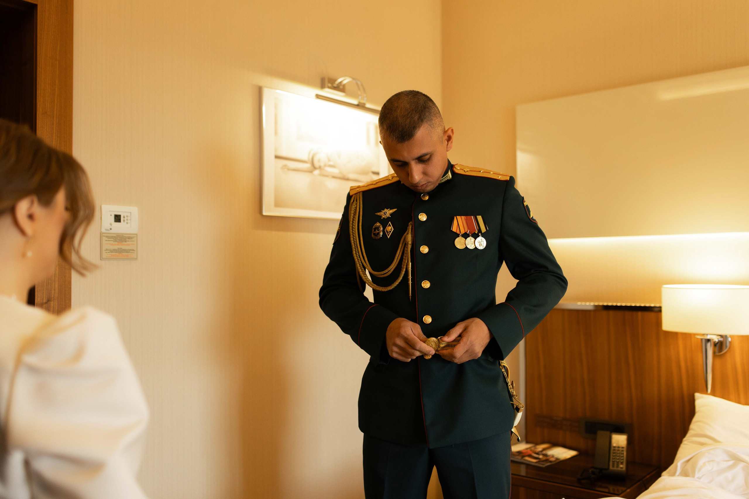 Сергей и Анастасия | Сборы, ЗАГС, прогулка | Свадьба 18.05.2024. Свадебный фотограф Новосибирск | Готовность фото от 14 дней