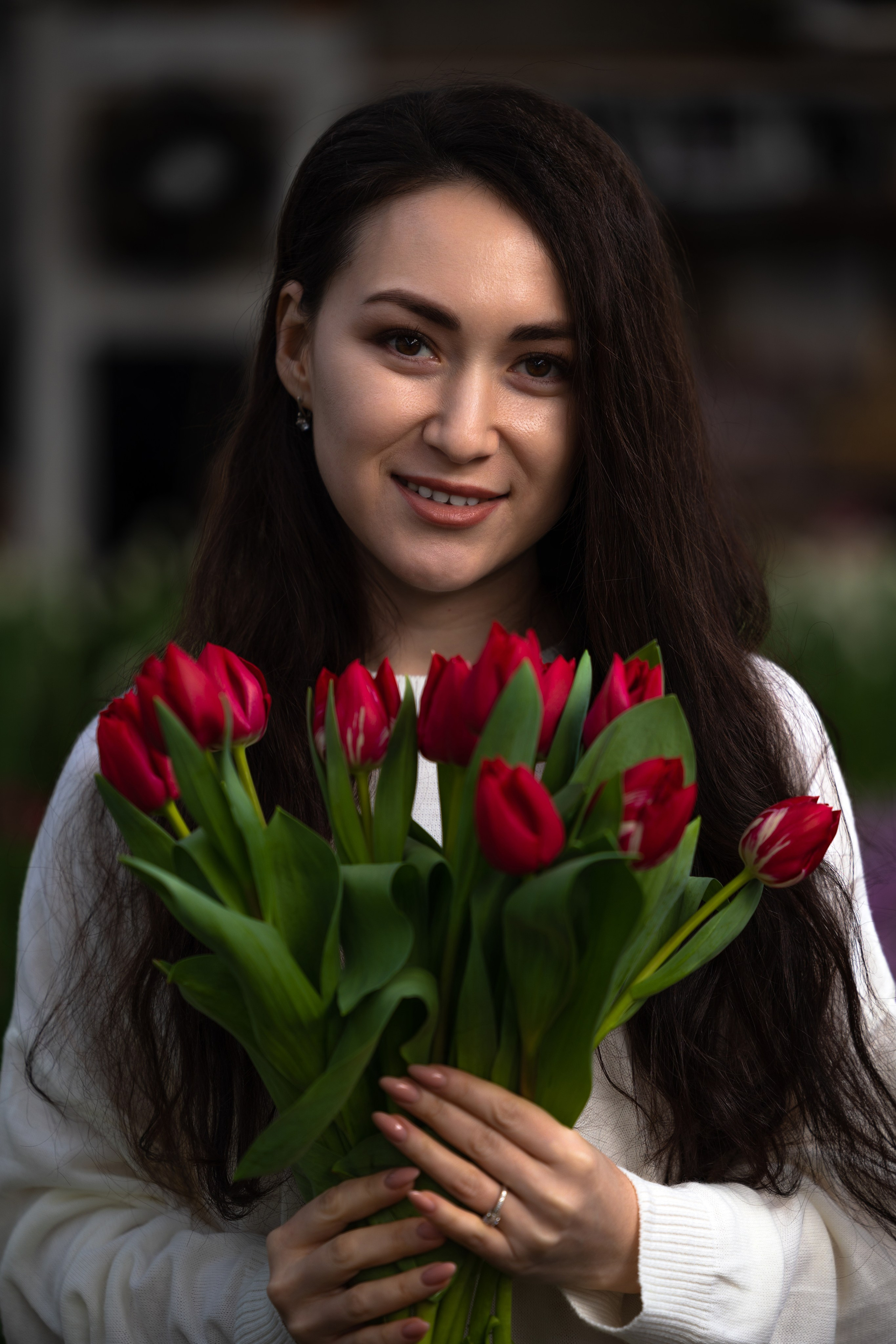 Фотосессия в теплице с тюльпанами. Свадебный фотограф Астрахань