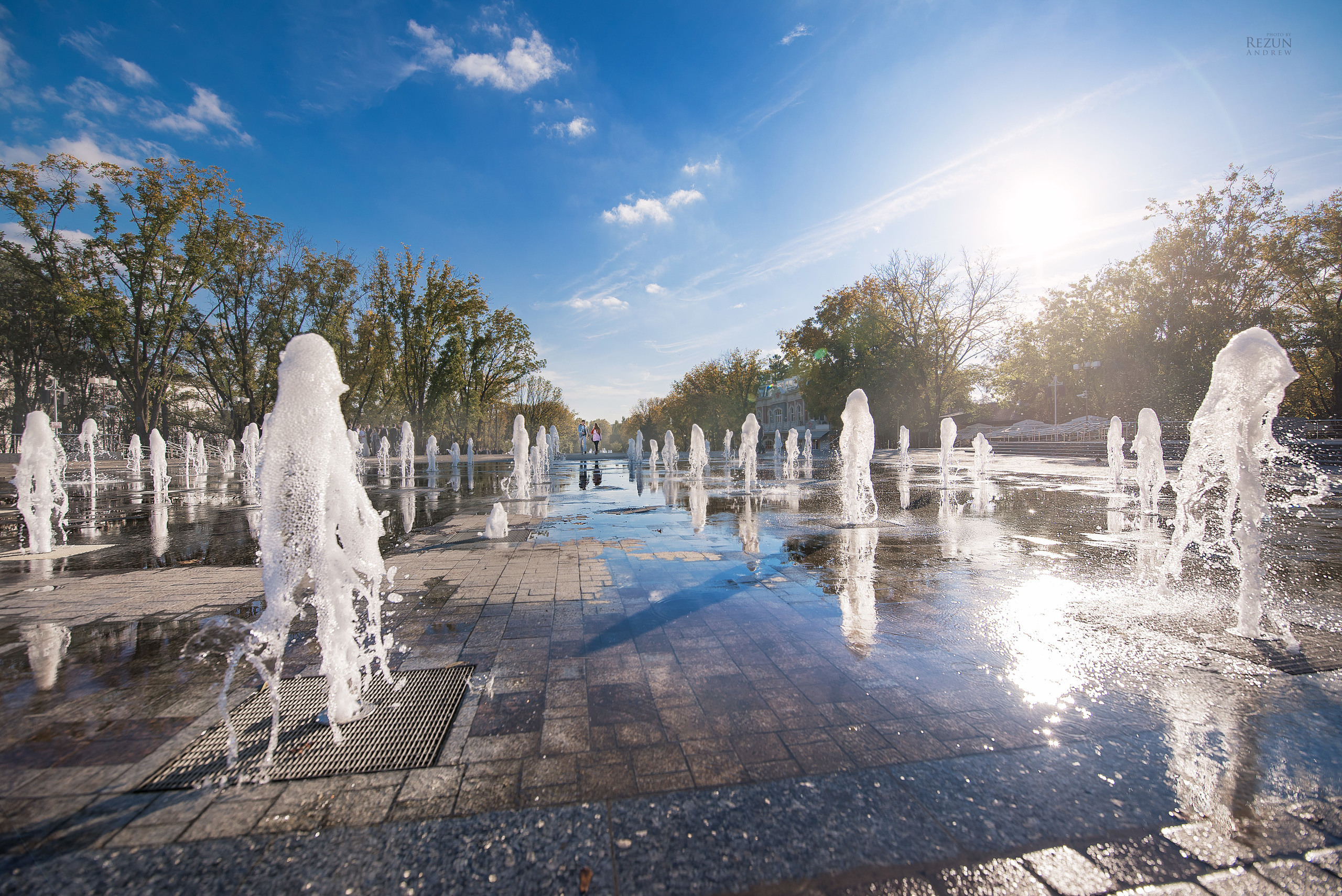 Фонтан - love story Даня и Катя. Фотограф в Краснодаре, Москве, Санкт-Петербурге Андрей Резун