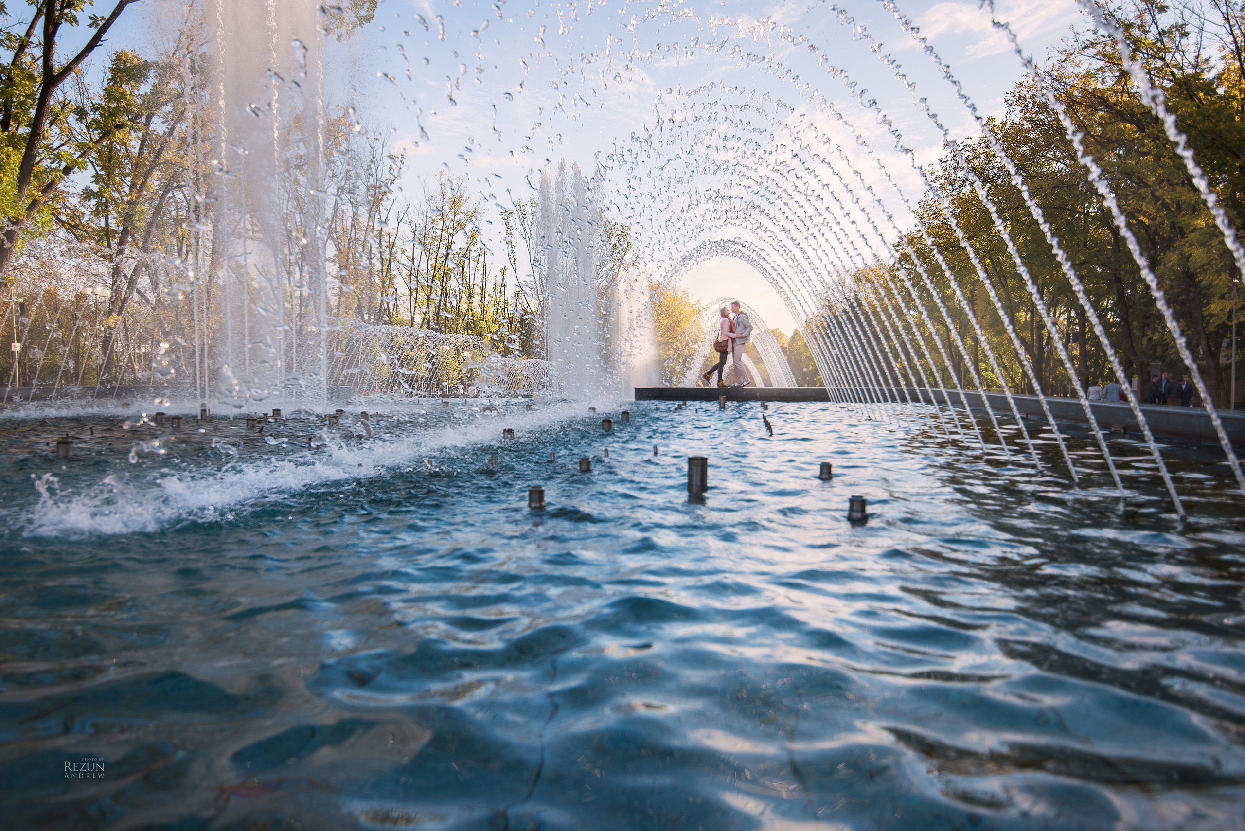 Фонтан - love story Даня и Катя. Фотограф в Краснодаре, Москве, Санкт-Петербурге Андрей Резун