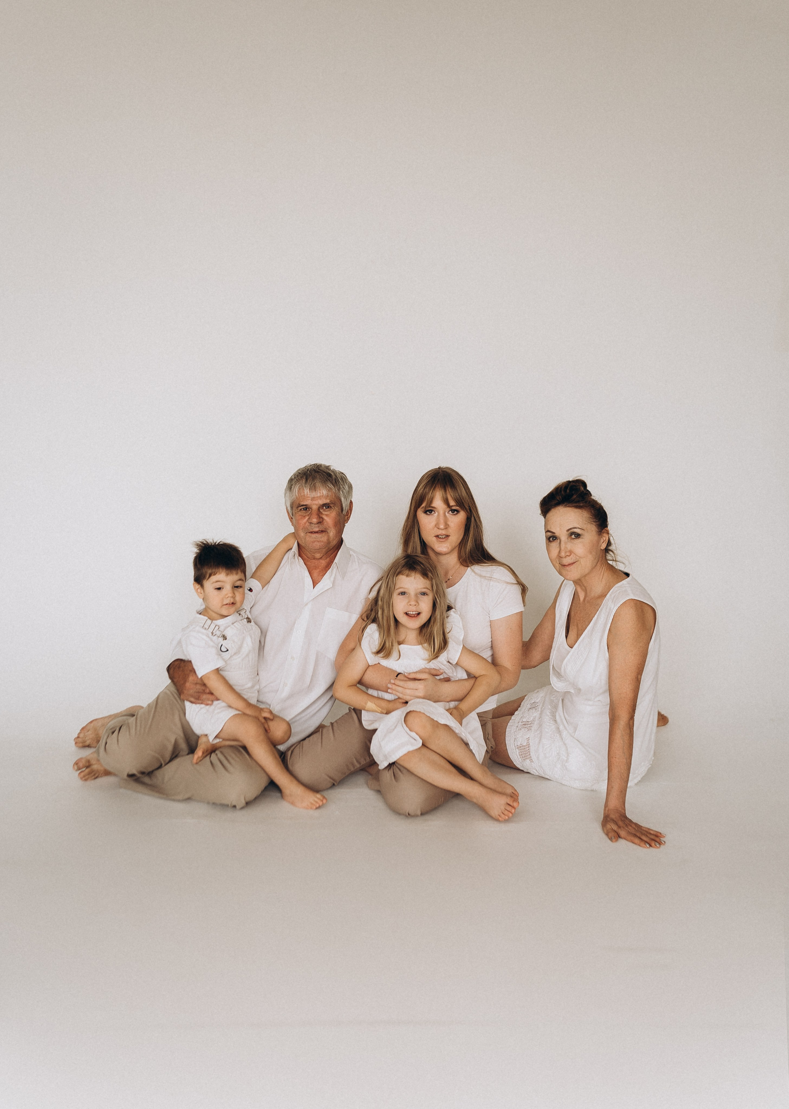 Лиам, Мила, Диана и родители. Семейный и домашний фотограф в Уфе Ирина Гарасюта