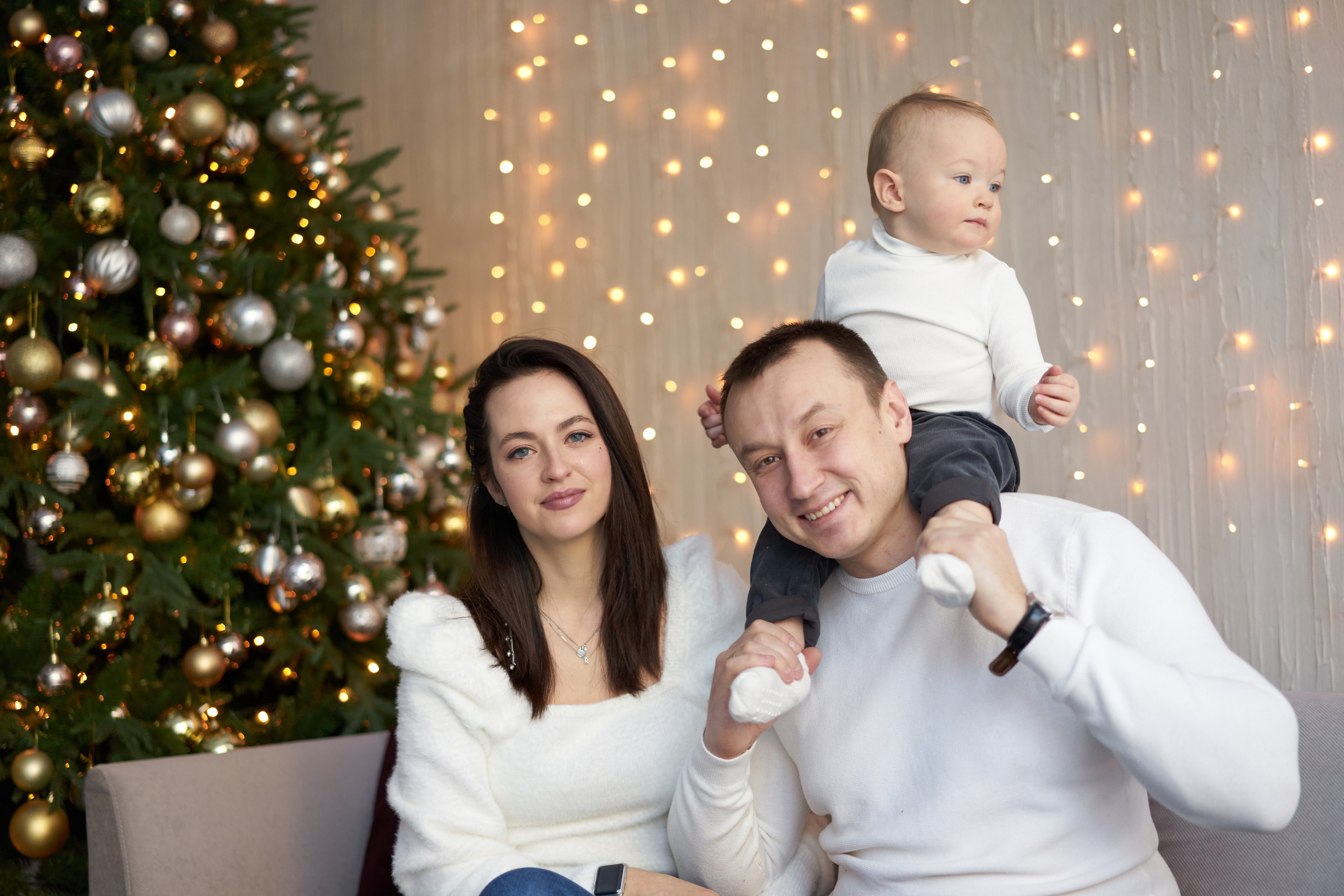 Семейная фотосессия в студии. Фотограф Екатеринбург Кокшарова Александра
