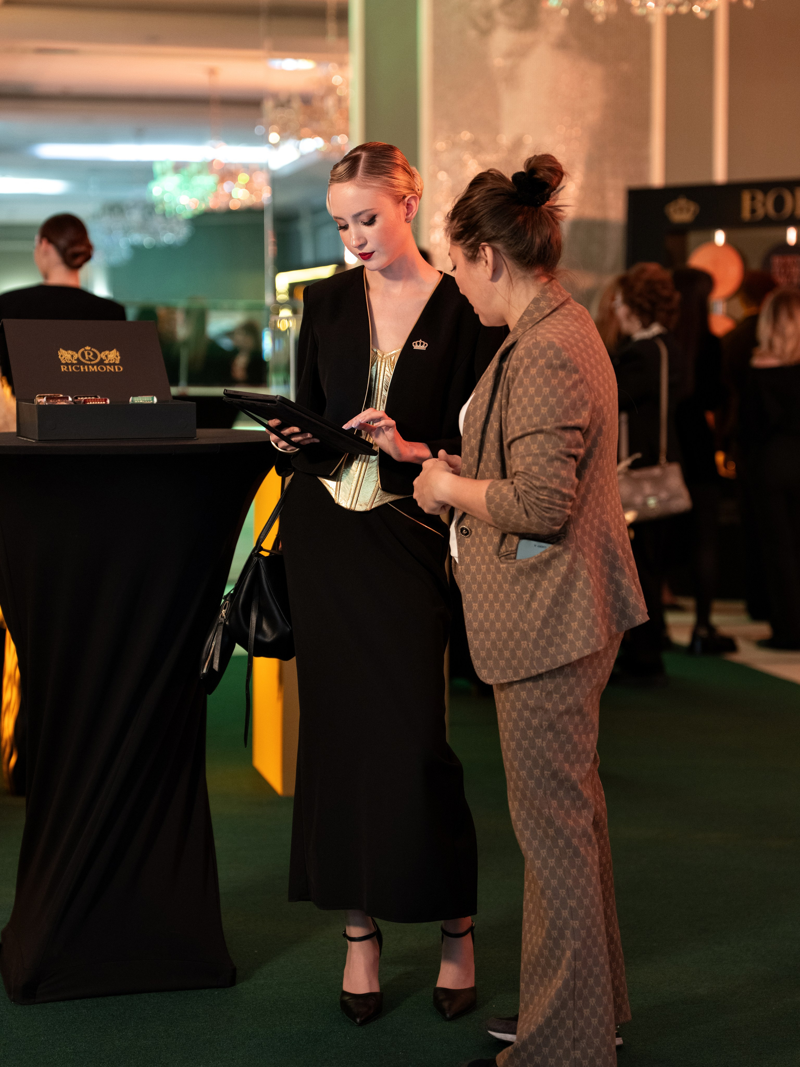Backstage. Сайт Алматинского НЮ АРТ, будуар и фэшн фотографа Дениса Карпенко