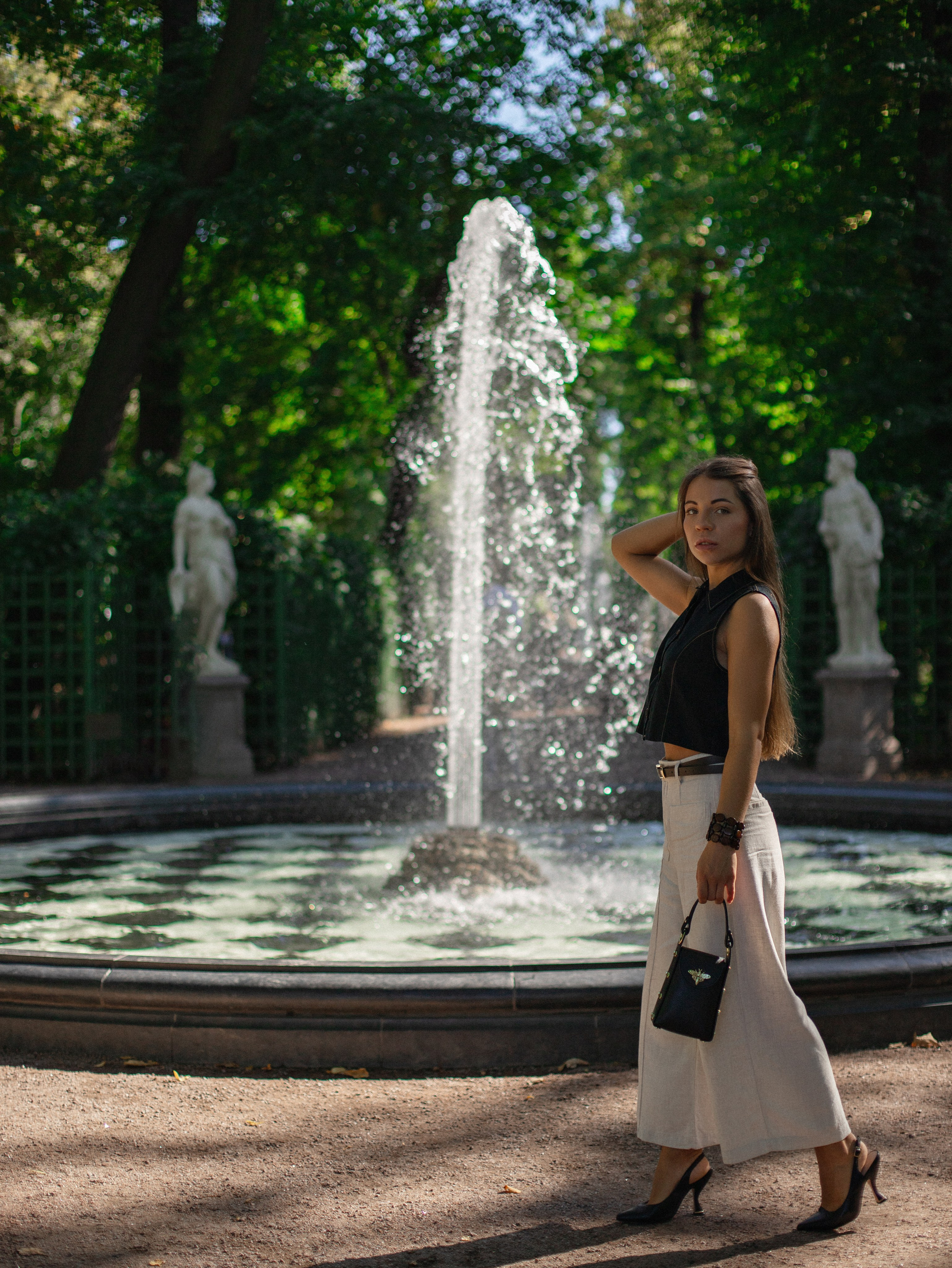 Прекрасная Яна в Летнем саду. Семейный фотограф в Санкт-Петербурге Ирина Иванова