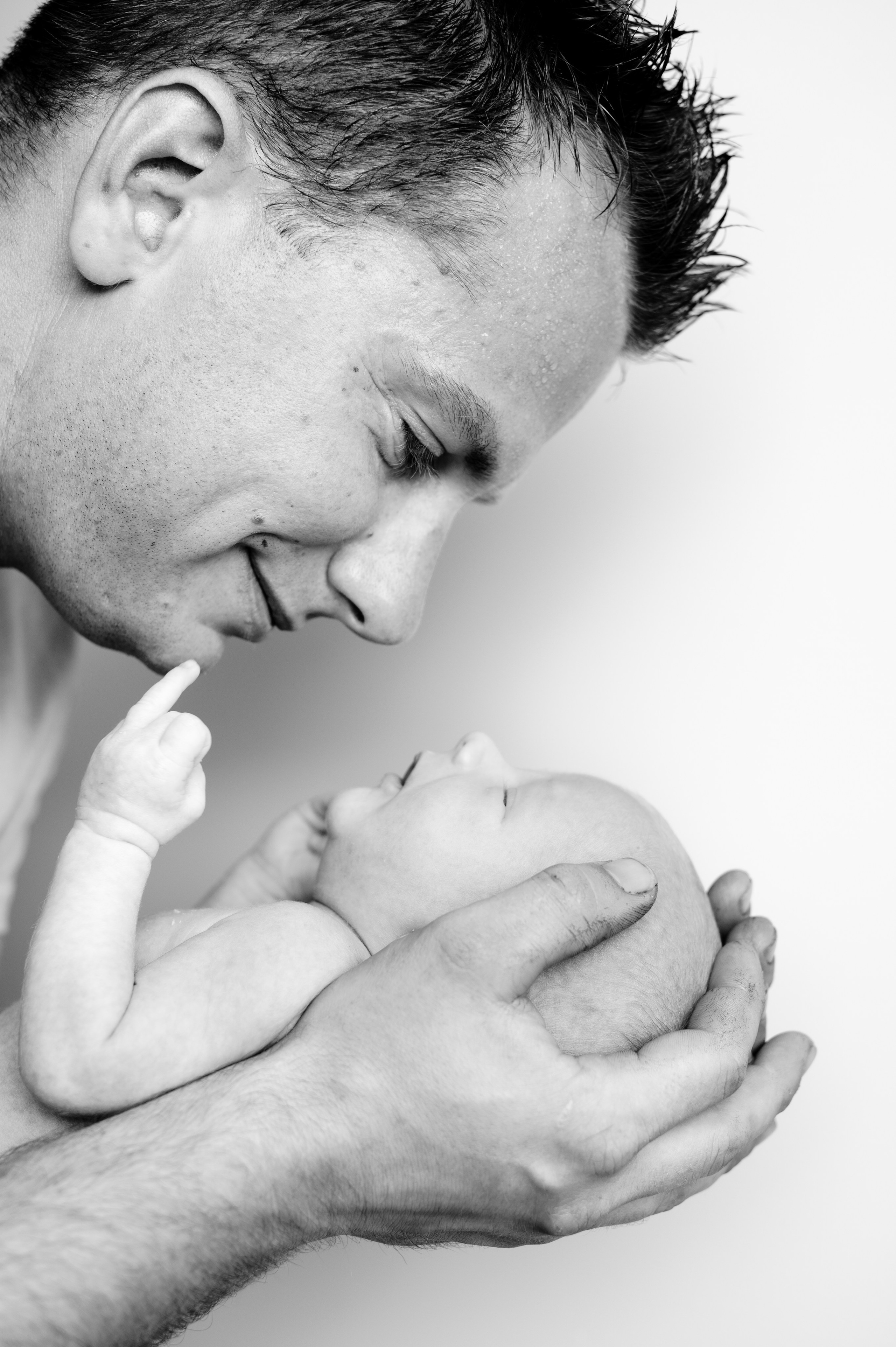 Lifestyle nyföddfotografering i Halmstad. Bröllops- och familjefotograf i Halmstad | Valentina