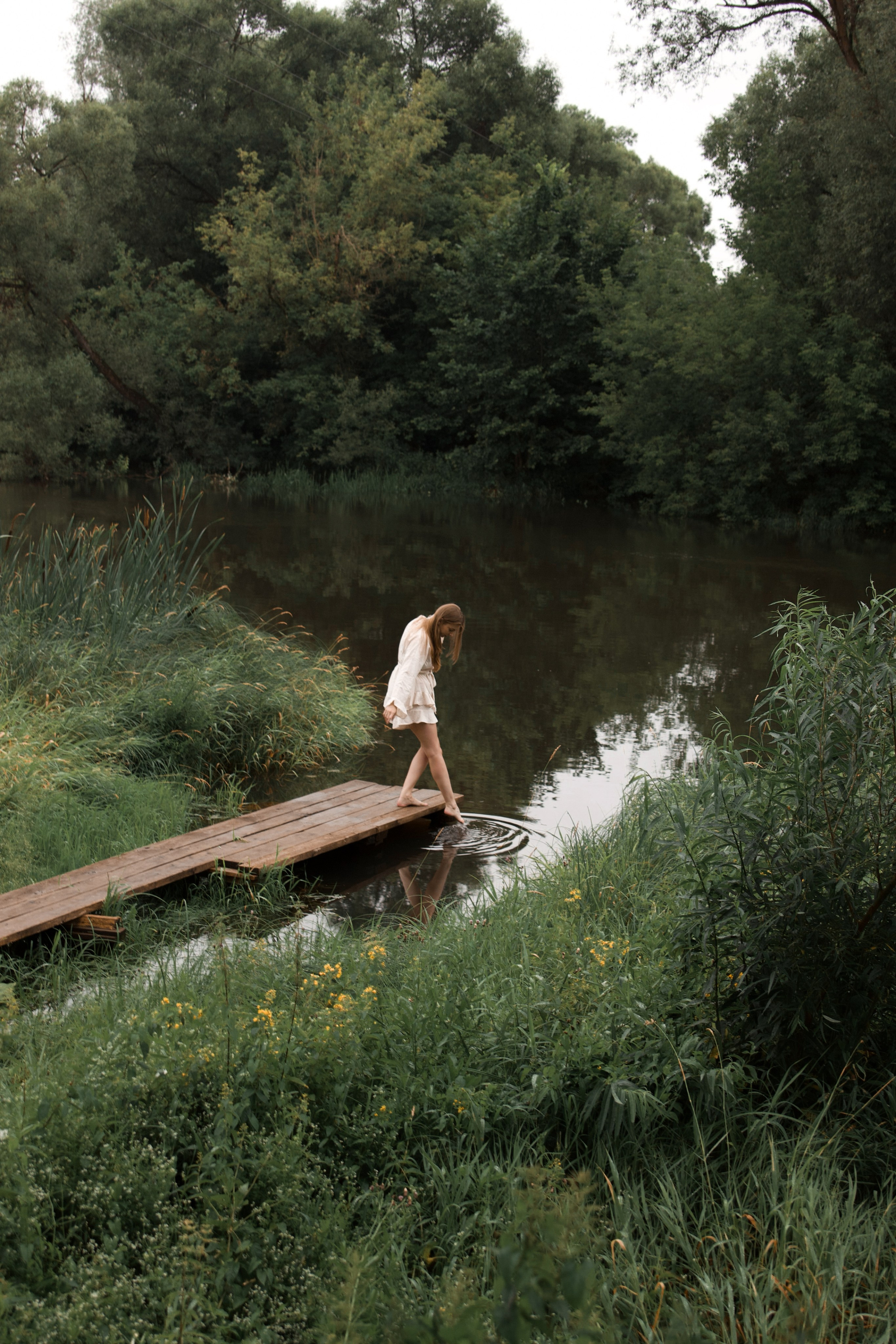 Настенька и река. Фотограф Ирина Воробьева