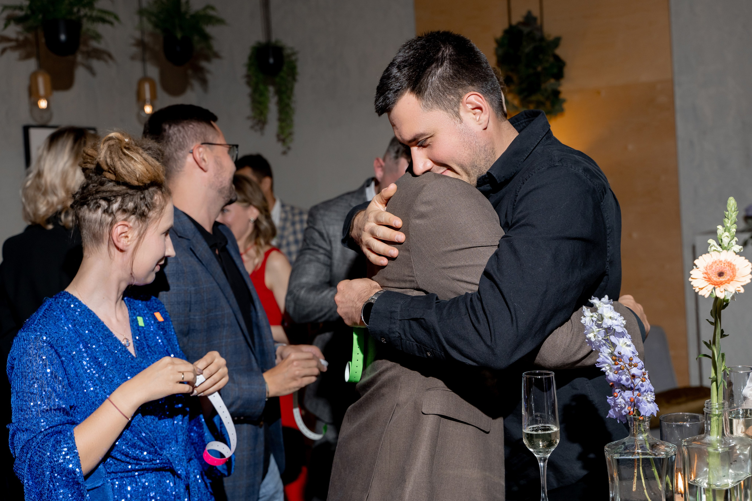 Репортаж мероприятия, репортажная съемка в Москве и Московской области, фотограф на мероприятие, фотосъемка юбилея, репортаж свадьбы, event, фотосессия на фотозоне, фотограф на юбилей, фотограф на день рождения, репортажный фотограф, съемка мероприятия, съемка на фотозоне, фотограф на корпоратив, фотограф на свадьбу, фотограф на детский праздник, фотограф на выпускной. Свадебный репортаж в лофте.