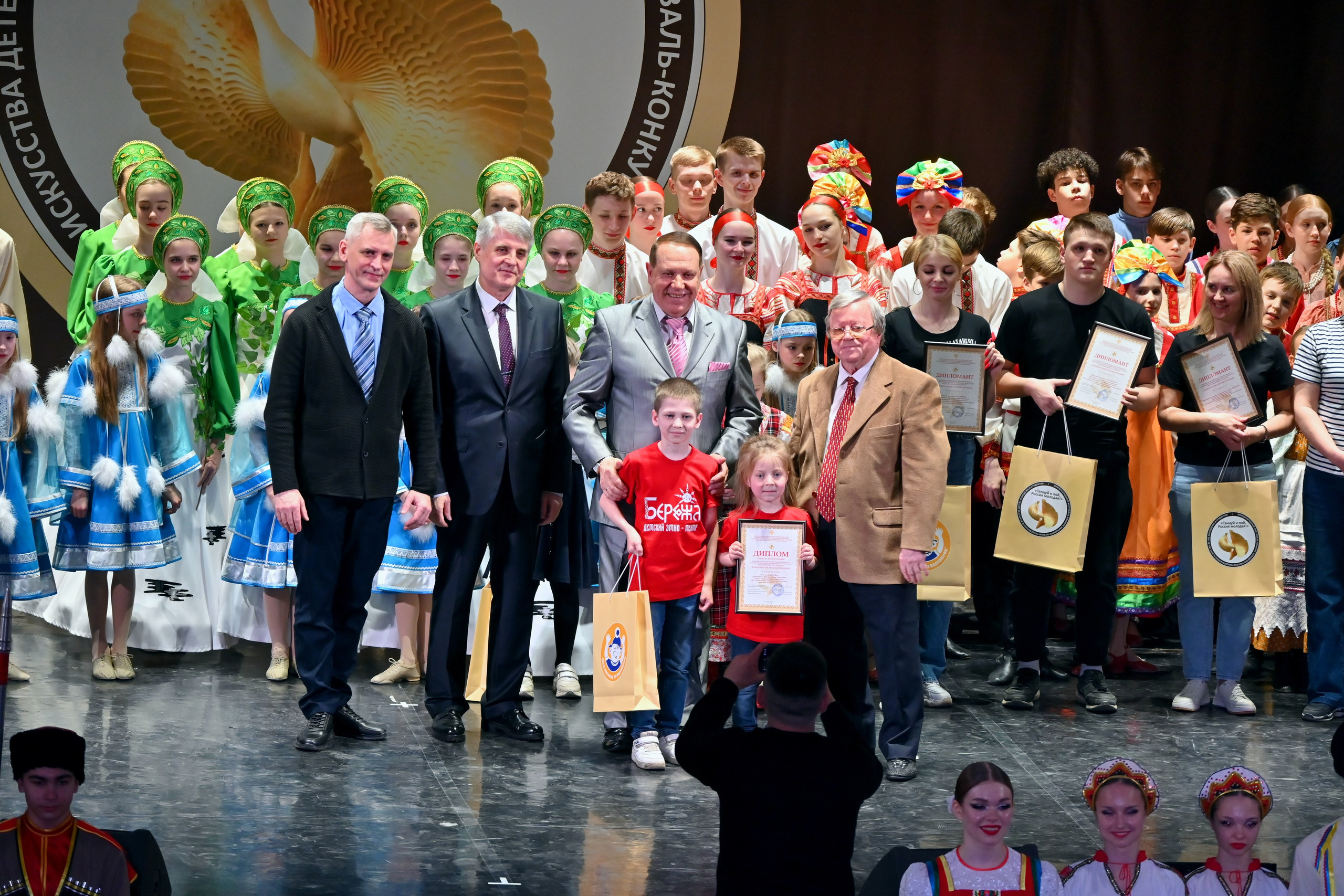 Гала-концерт. Танцуй и пой, Россия Молодая! 22.04.2024. Профессиональный фотограф в Москве Алёна Котова