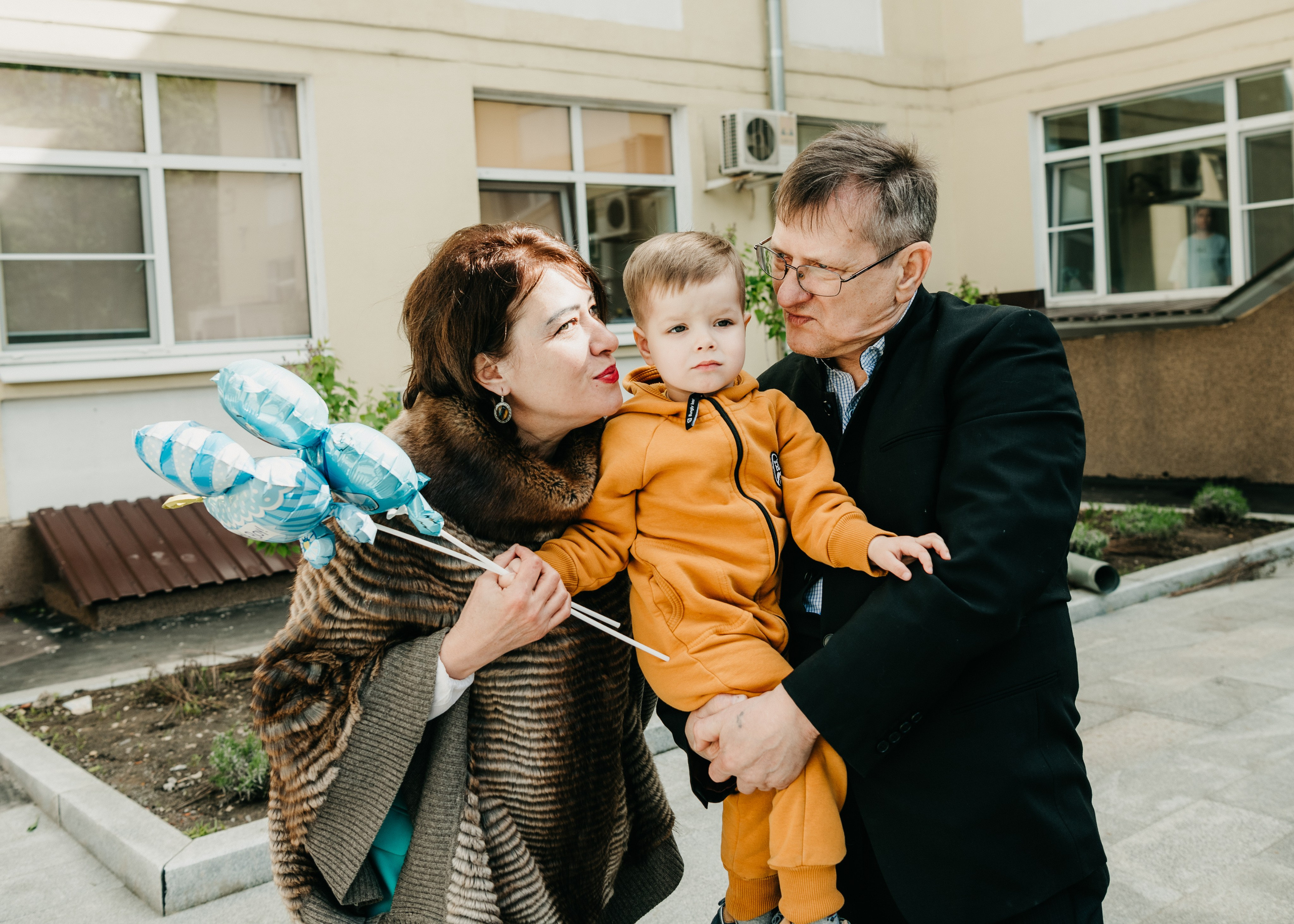 Выписка Амира. ГКБ Ерамишанцева. Фотограф на выписку из роддома в Москве и МО