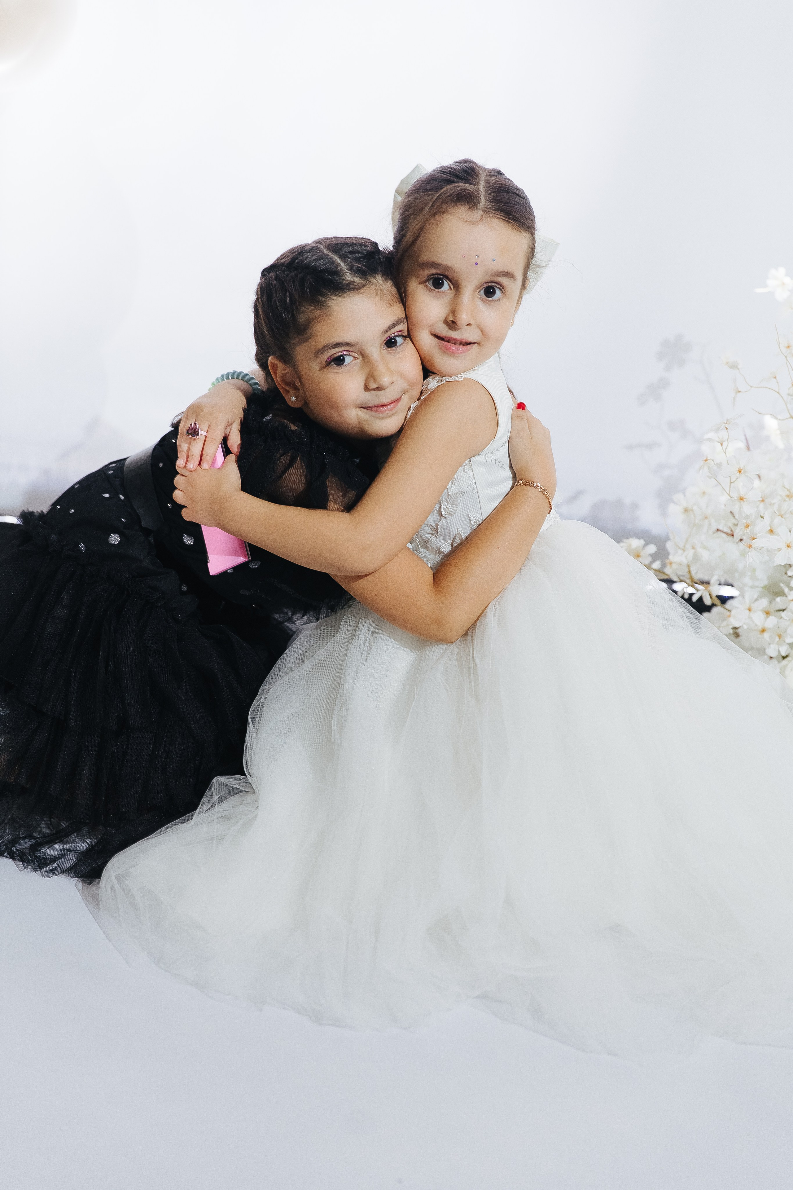 Ани и Назели. 35&5 День рождения, «Янтарь». Фотограф в Красноярске Надежда Воскресенская