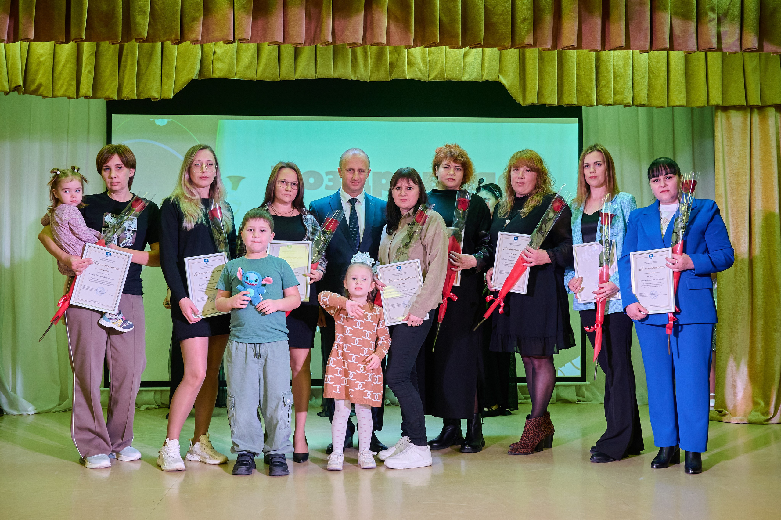 День матери Виноградный. Жизнь курорта Кабардинка в фотографиях