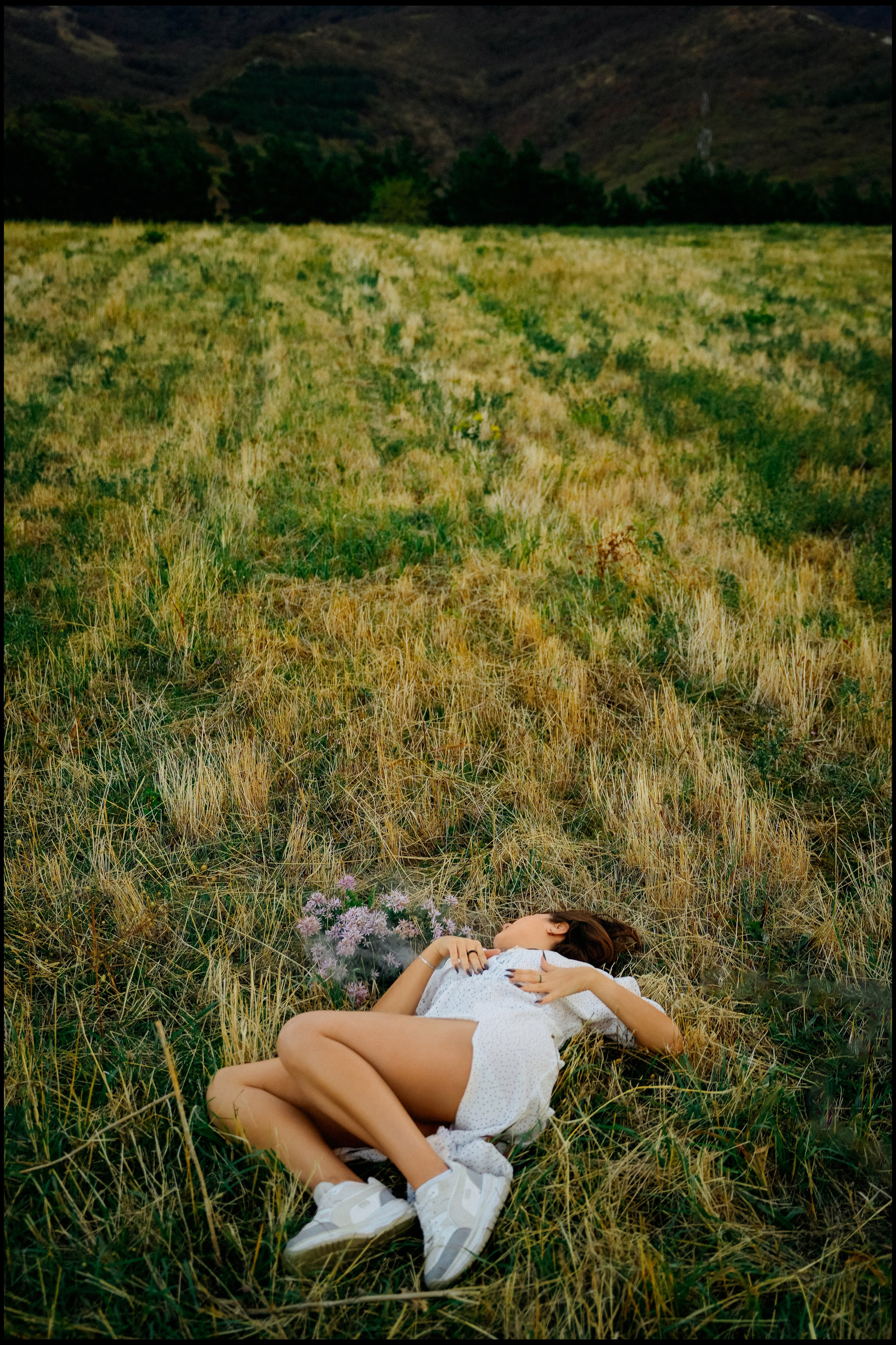 В полях. VISUAL ARTIST · KRONGAUZ ANASTASIA