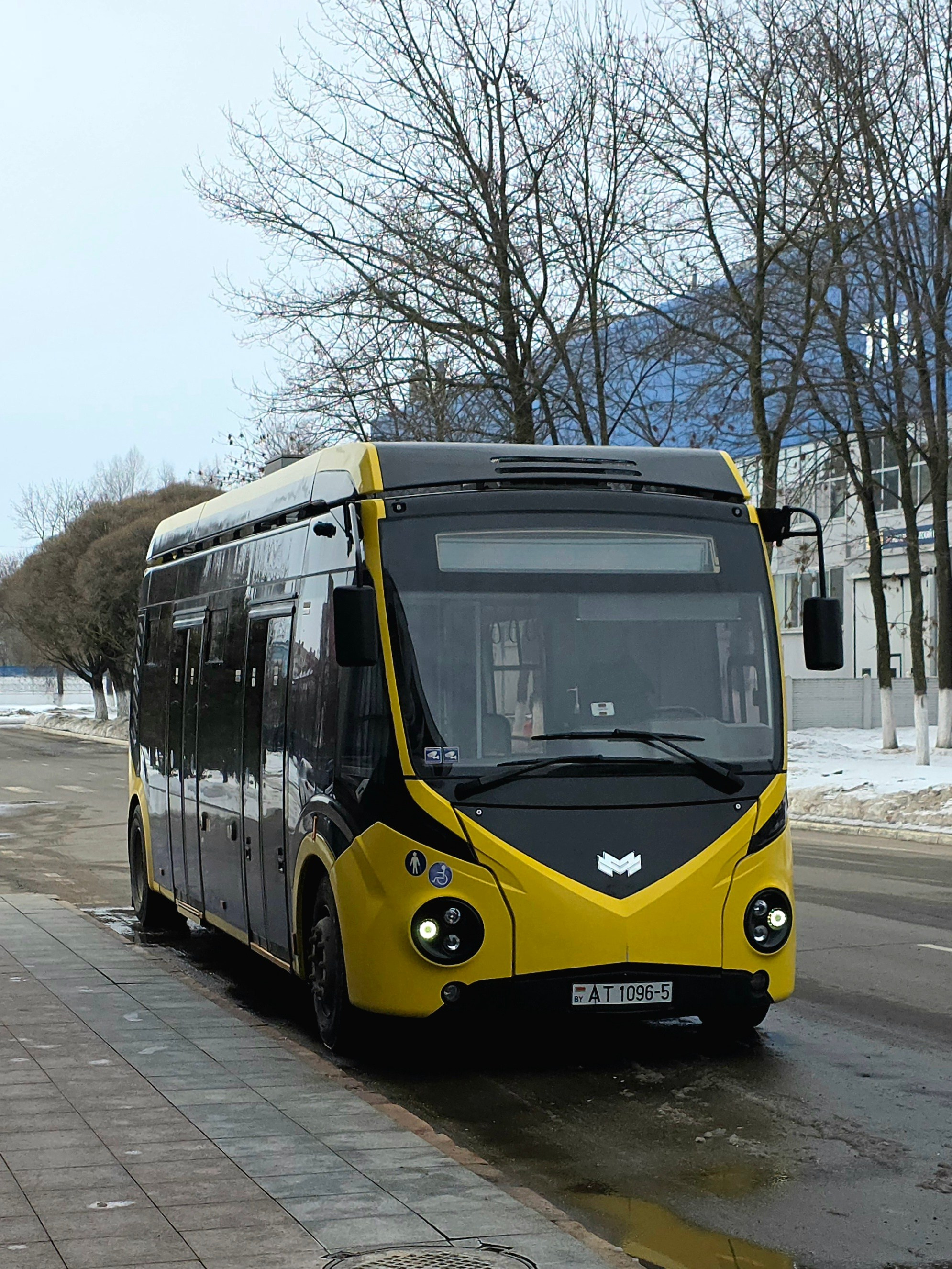 По заводу нас катал МАЗовский электробус