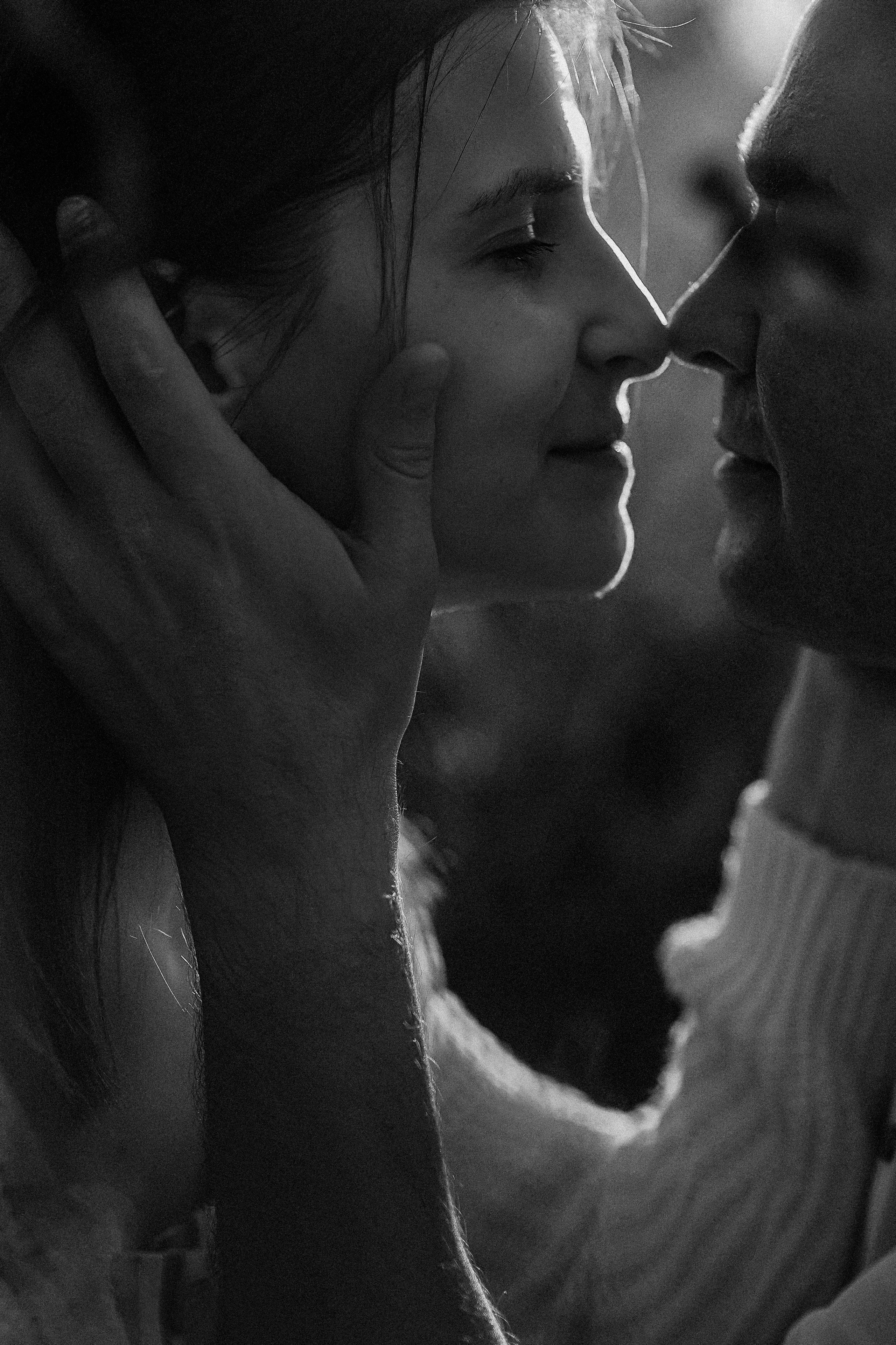 Поле love story на закате. Семейный фотограф Тюмень, фотограф на роды Салмина Мария