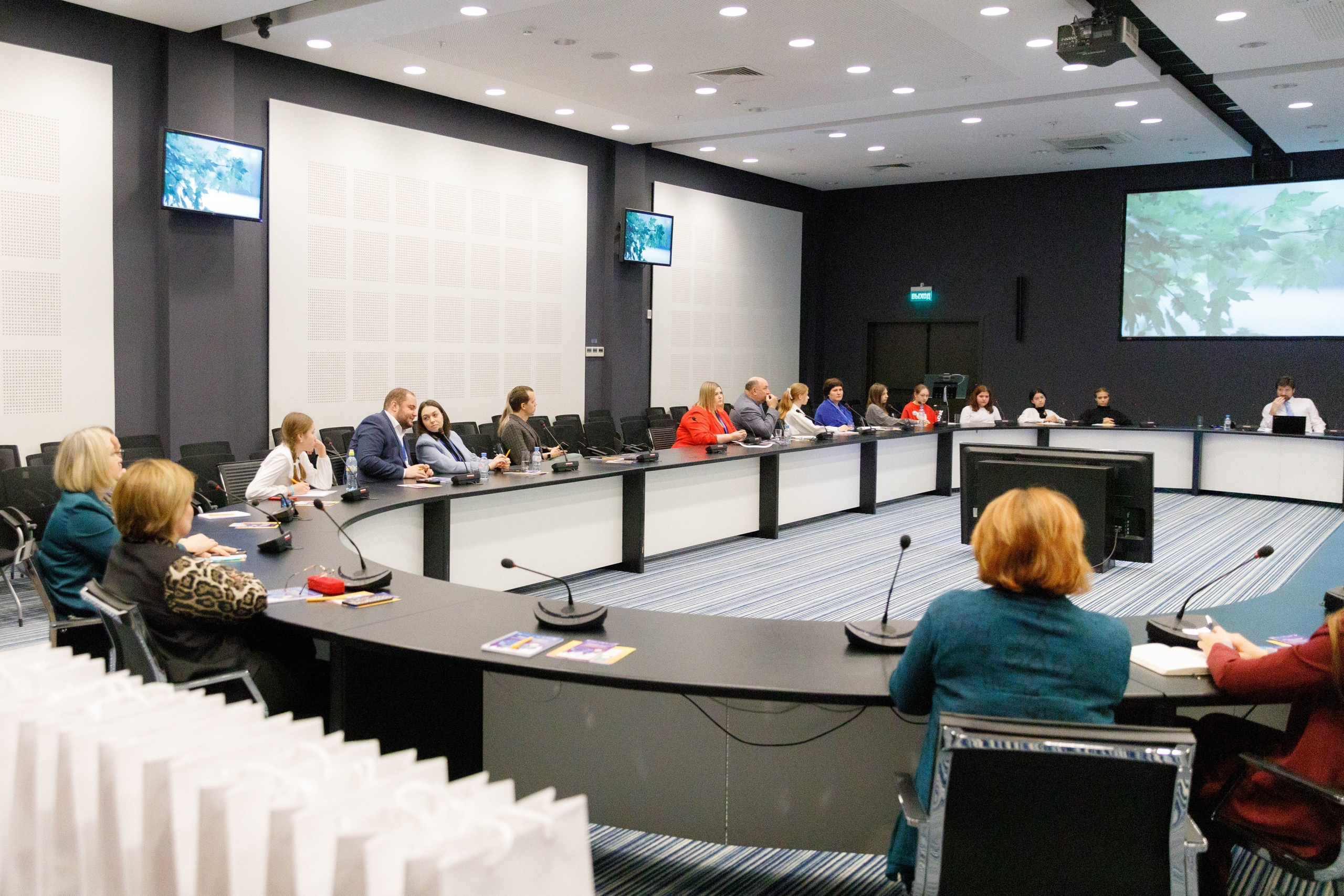 Конференции. Экспоцентр. Репортажный фотограф в Новосибирске Алена Помазунова