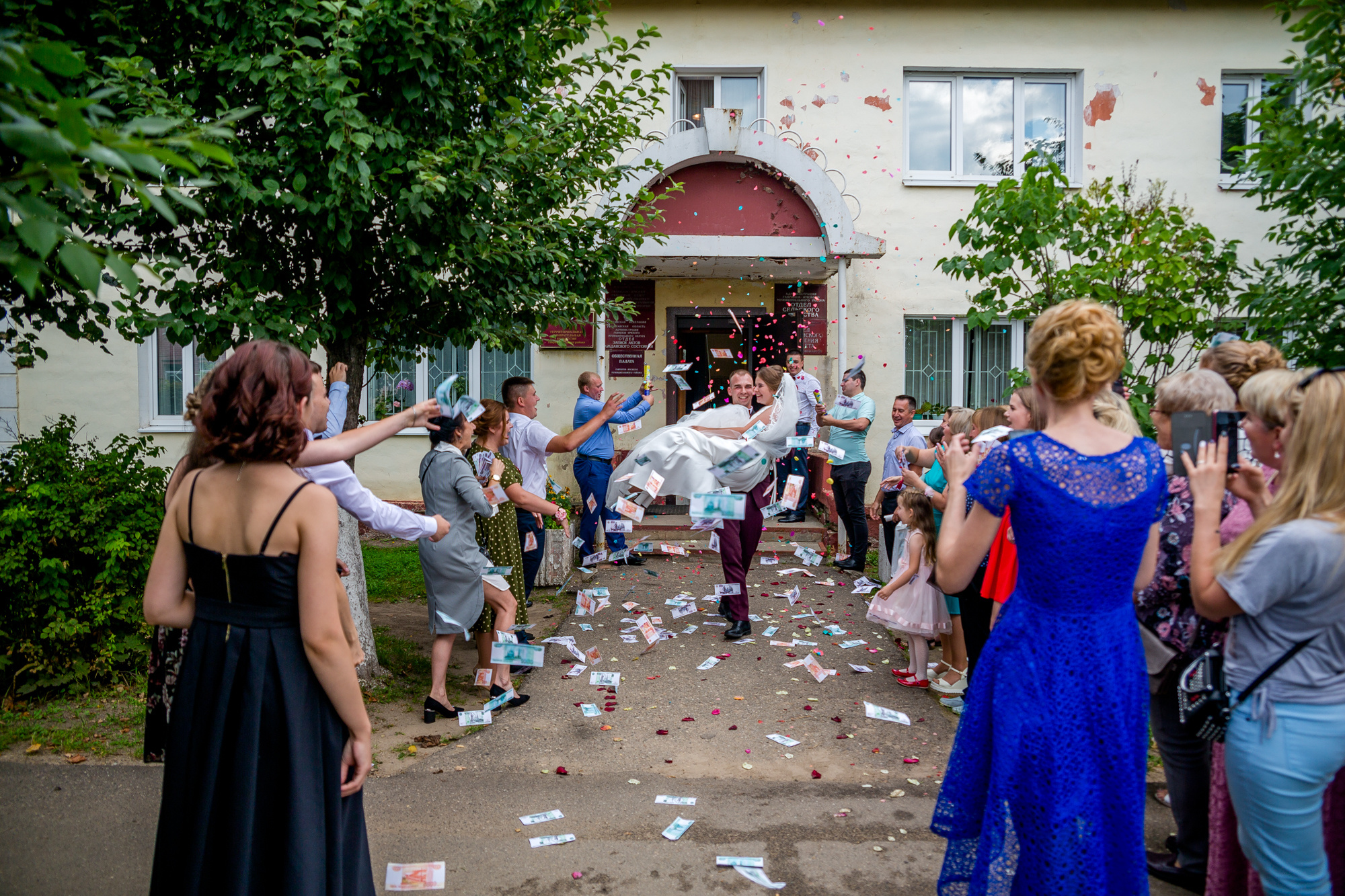 Встреча молодых из загса Ярославль461