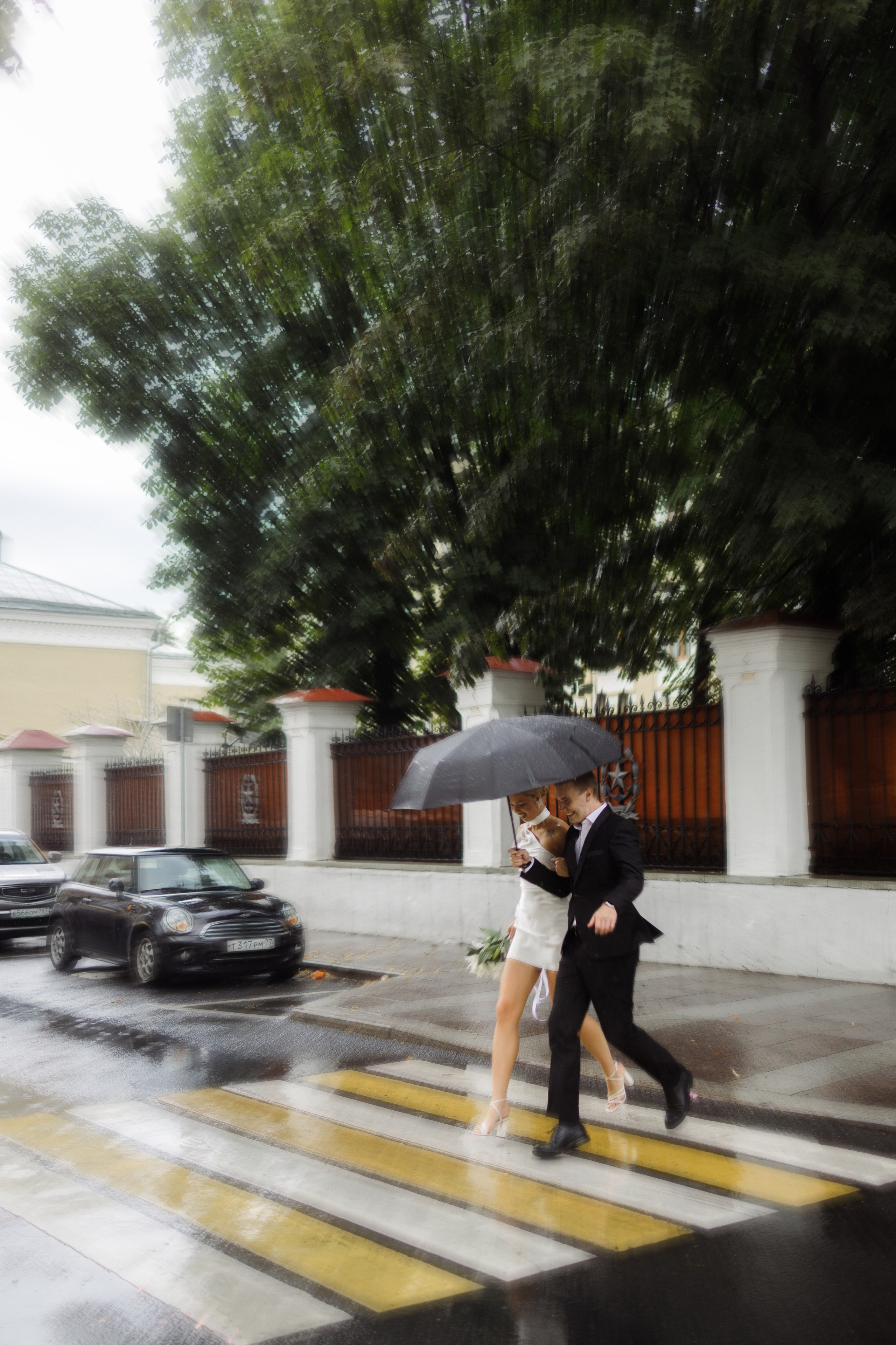 Никита и Арина, роспись в Грибоедовском загсе и ливень после. Свадебный и портретный фотограф в Москве Кристина Золотова